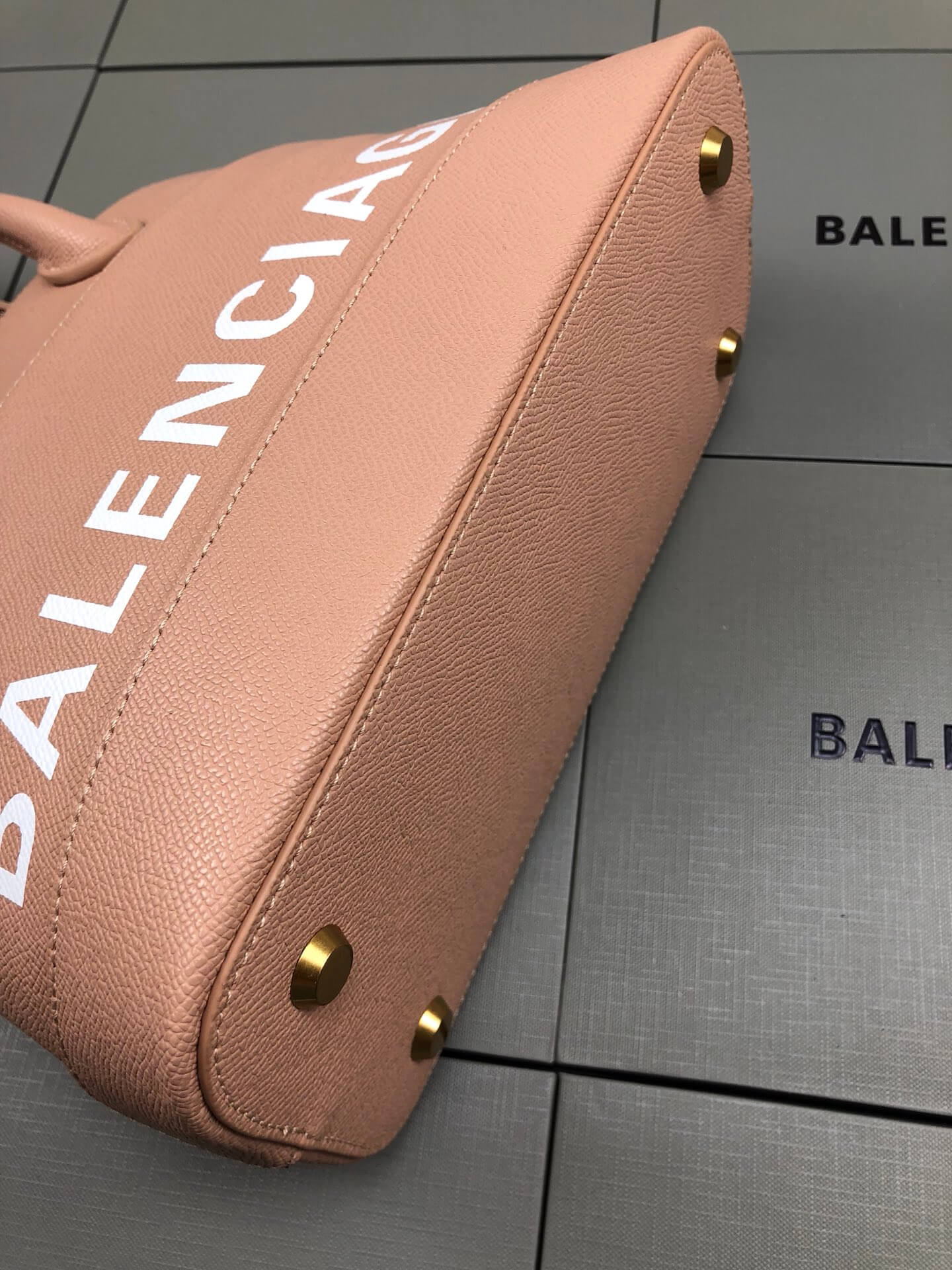 Balenciaga Ville Bag - Image 4