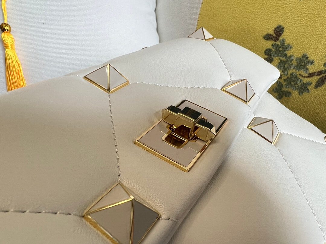 Valentino Garavani Roman Stud White Bag - Image 2