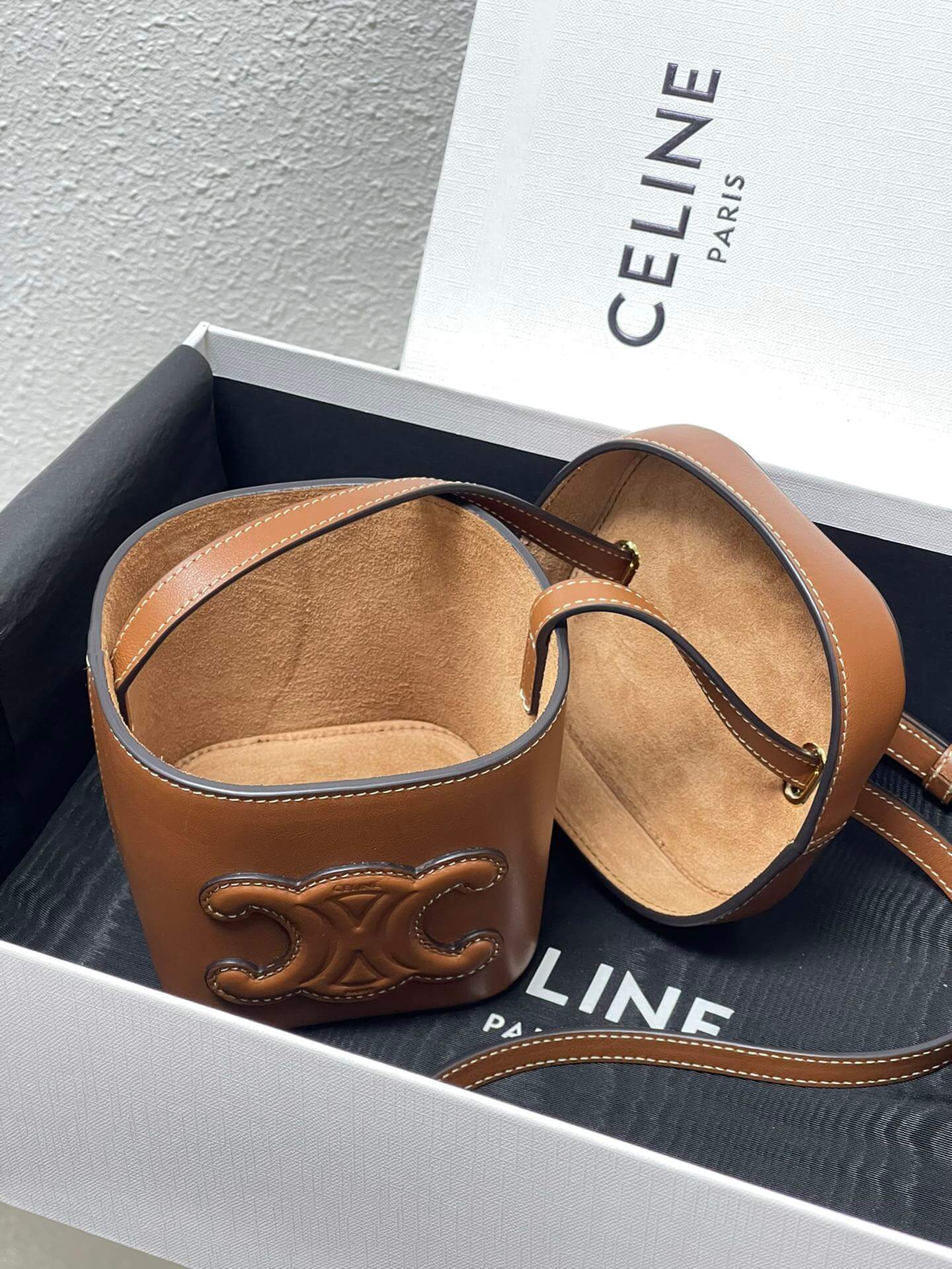 Celine Box Cuir Bag In Brown - Image 2