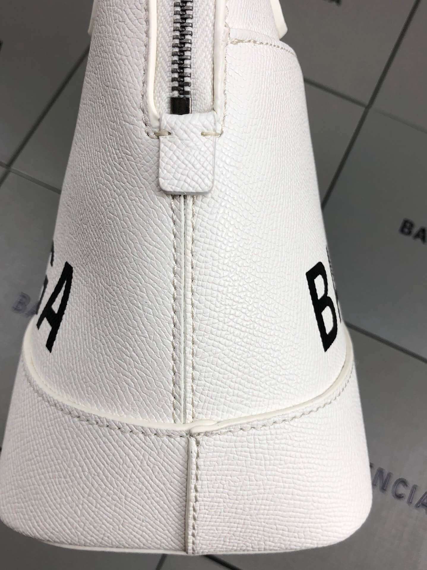 Balenciaga Ville White Bag - Image 5