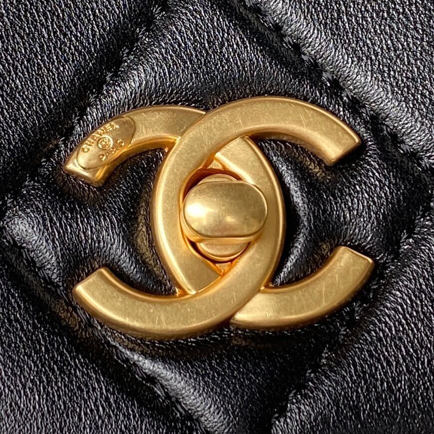 Chanel Small Flap Bag - Image 6