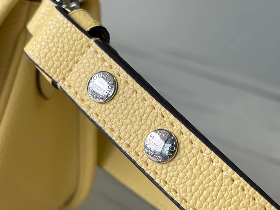 LV Buci Epi Leather Crossbody Bag - Image 4
