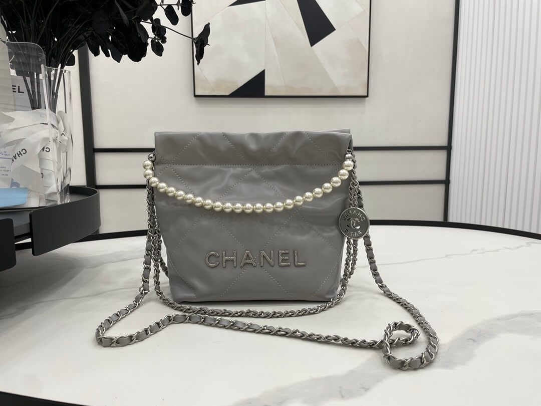 Chanel 22 Small Grey Handbag - Image 3