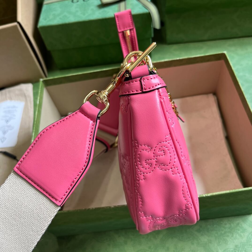 Gucci Matelasse Pink Handbags - Image 7