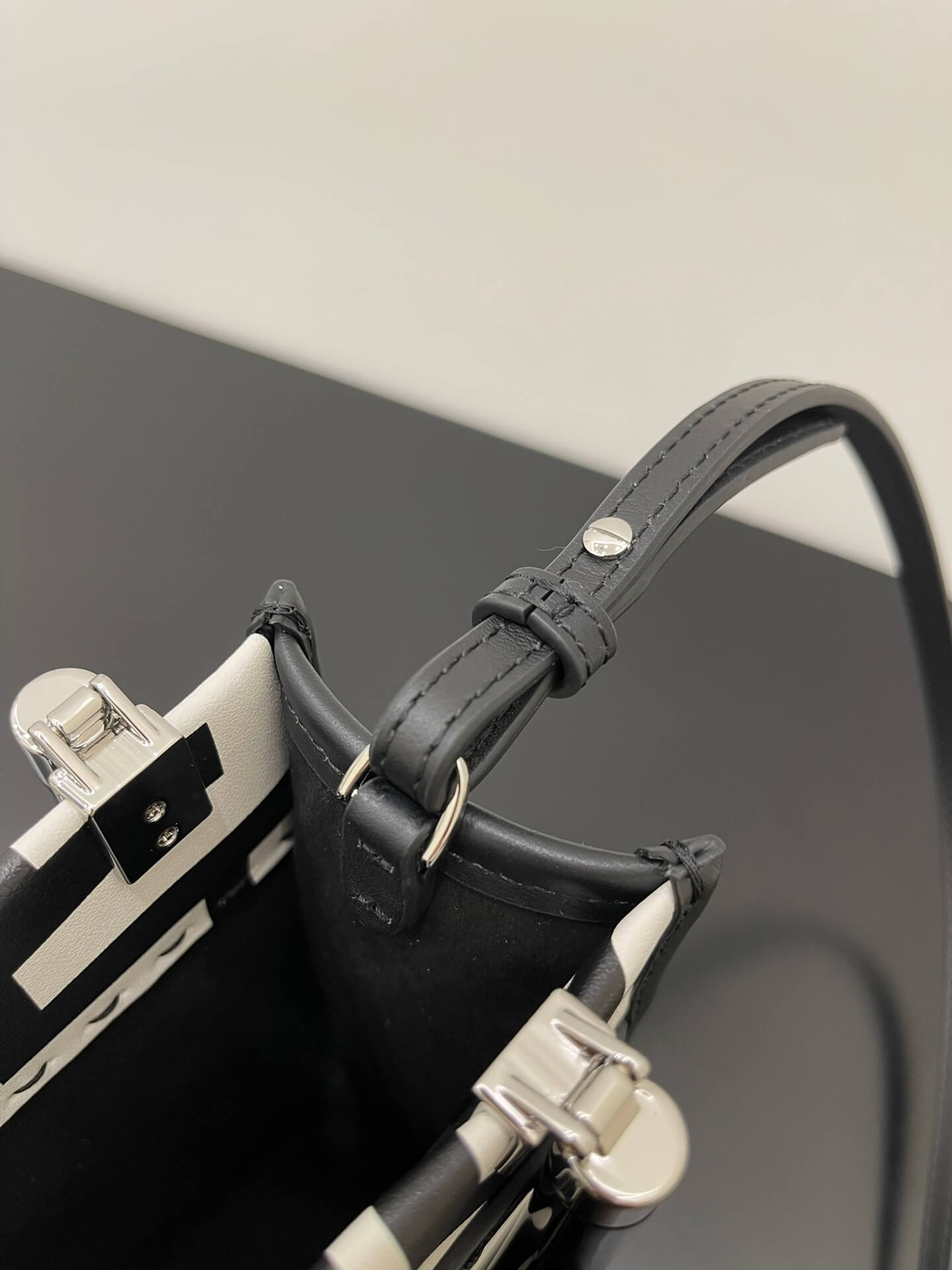 Fendi Mini Sunshine Shopper Bag In Fendi Roma Capsule Leather Black/White - Image 5