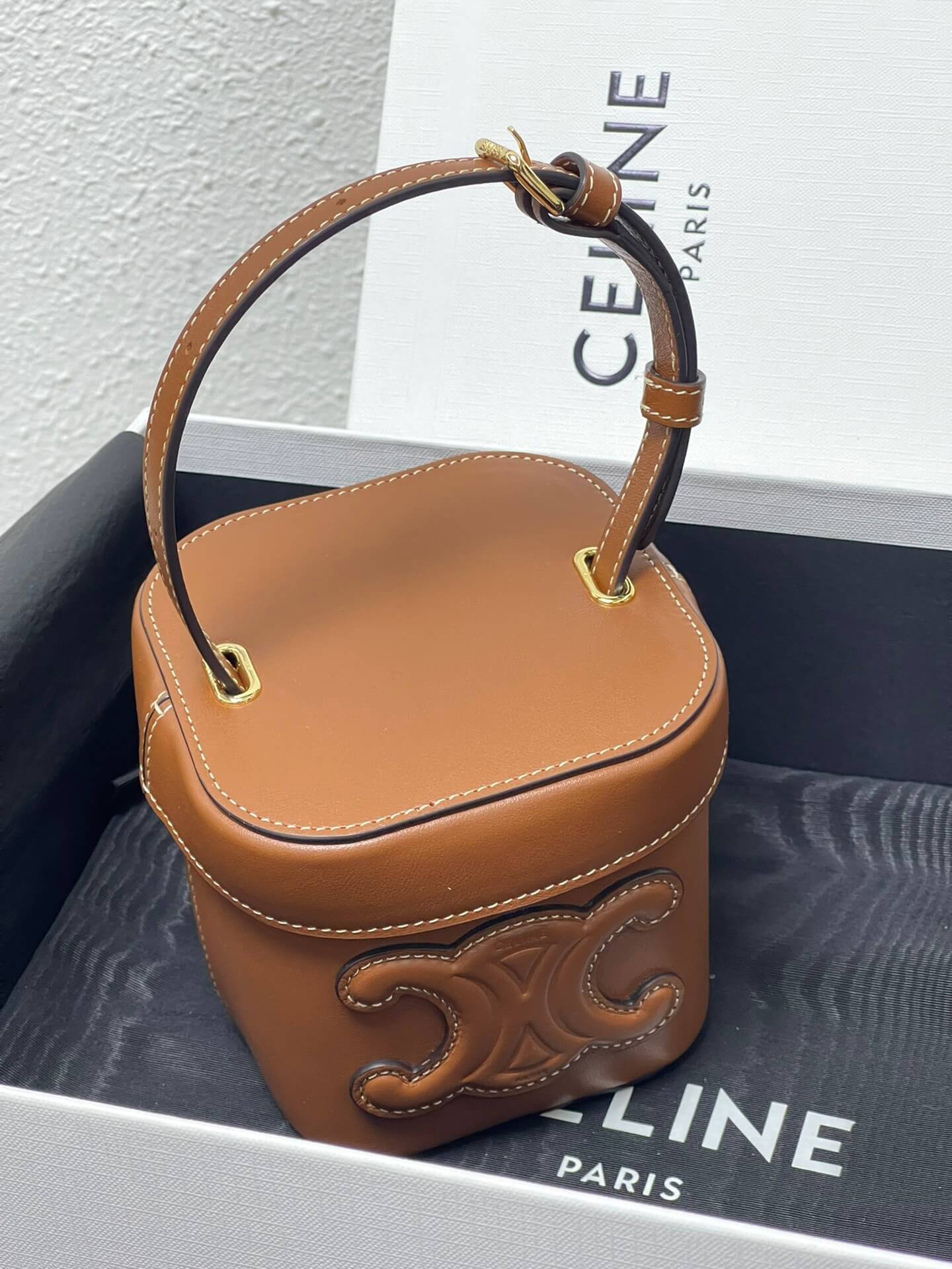 Celine Box Cuir Bag In Brown - Image 3