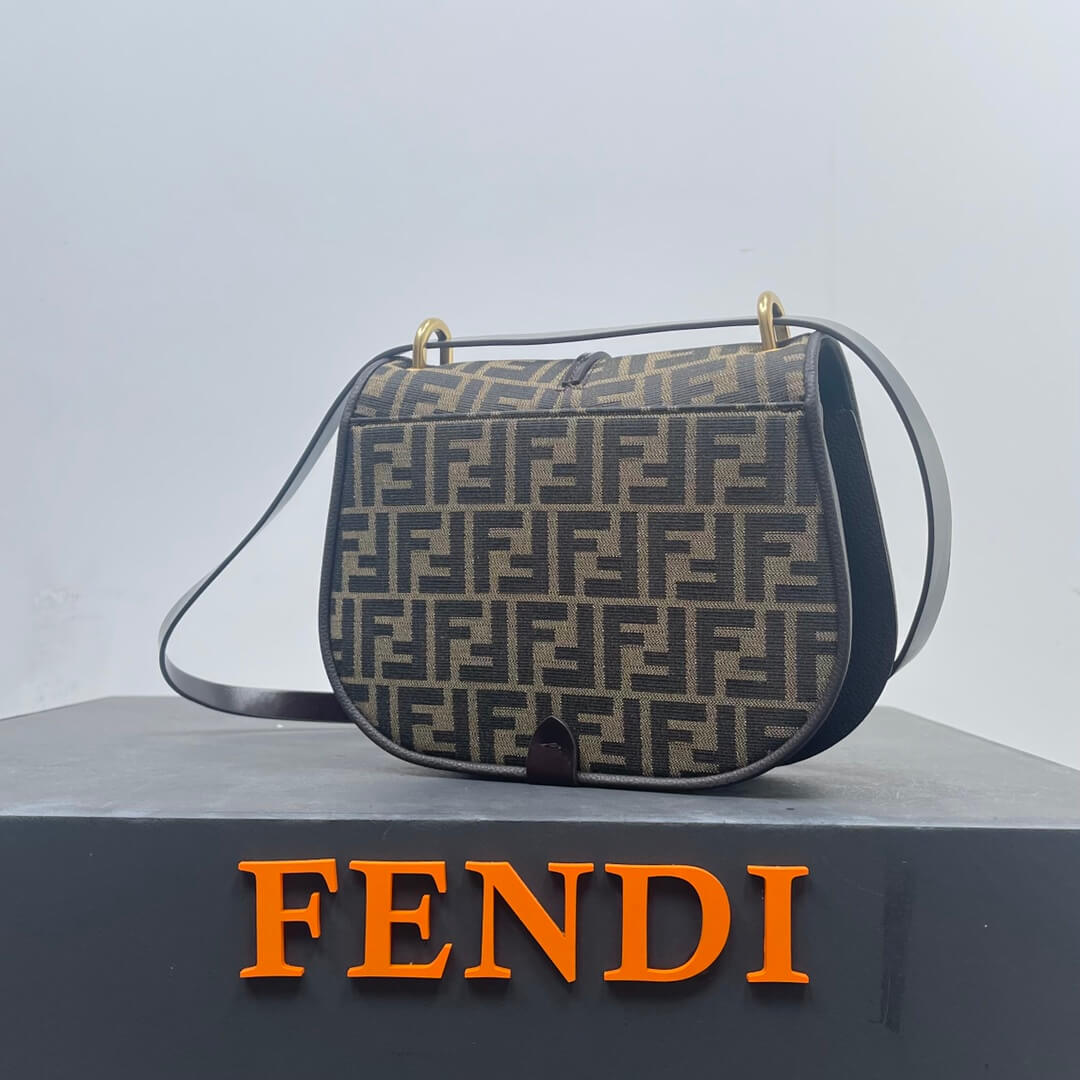 Fendi C’mon Medium Bag - Image 3