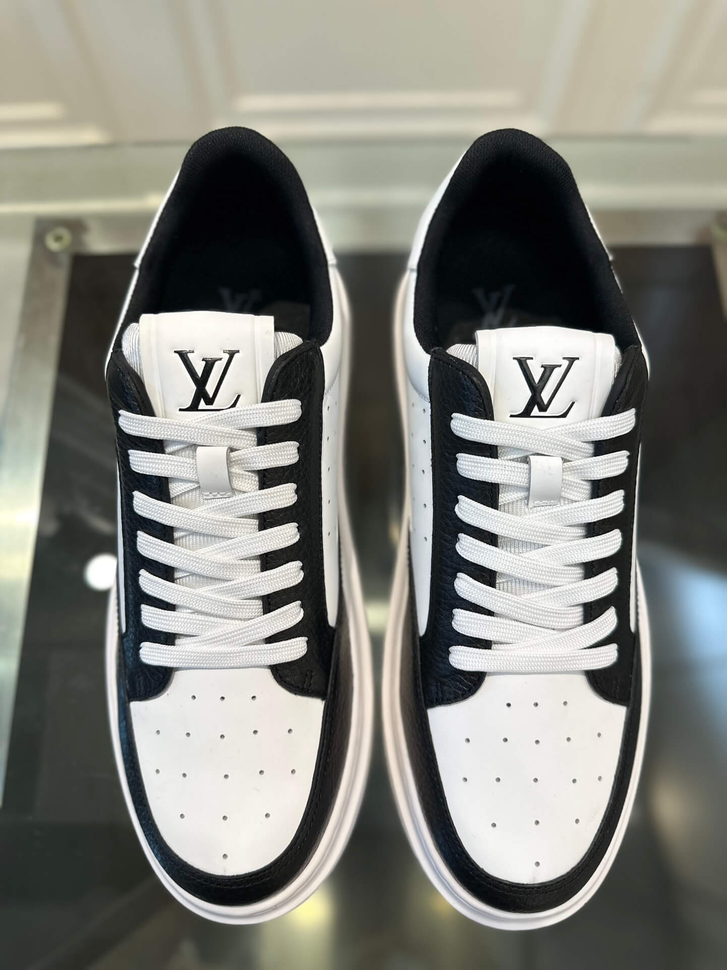 Louis Vuitton Time Out Sneakers - Image 3