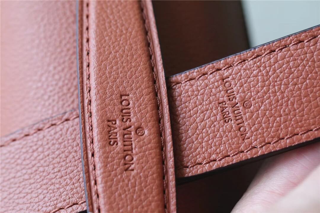 LV Oxford Lockme Leather Bag - Image 6