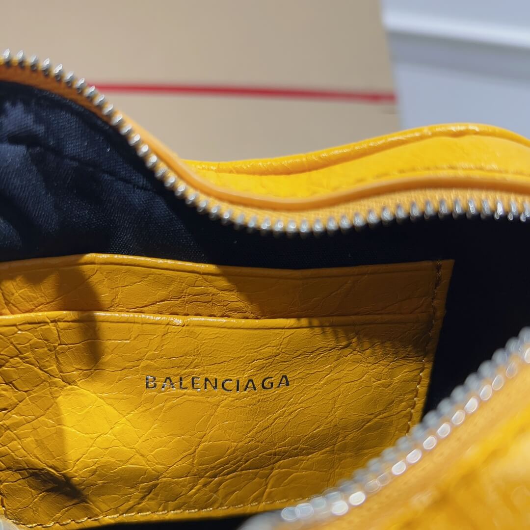 Balenciaga Mini Le Cagole Heart Bag - Image 8