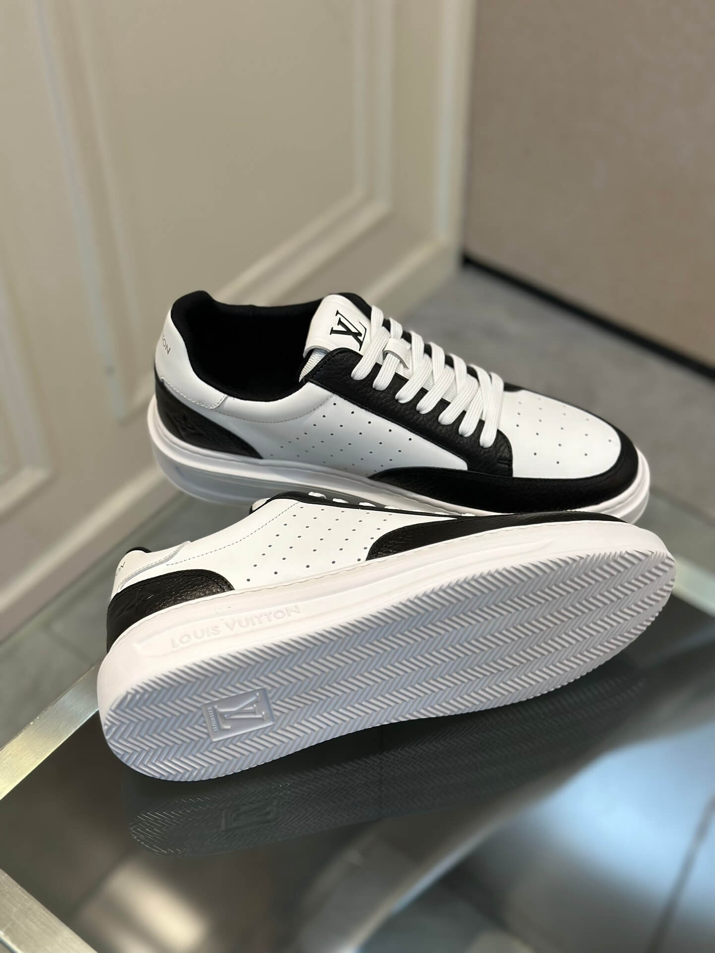 Louis Vuitton Time Out Sneakers - Image 4