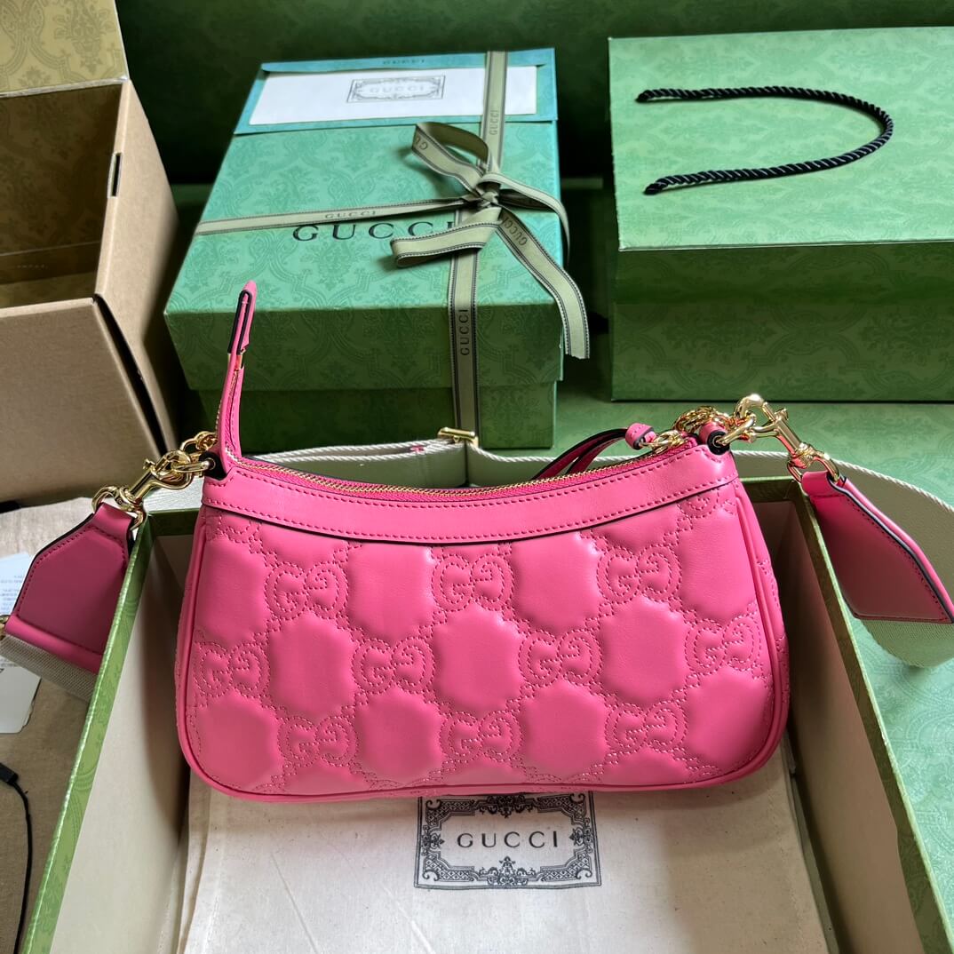 Gucci Matelasse Pink Handbags - Image 3