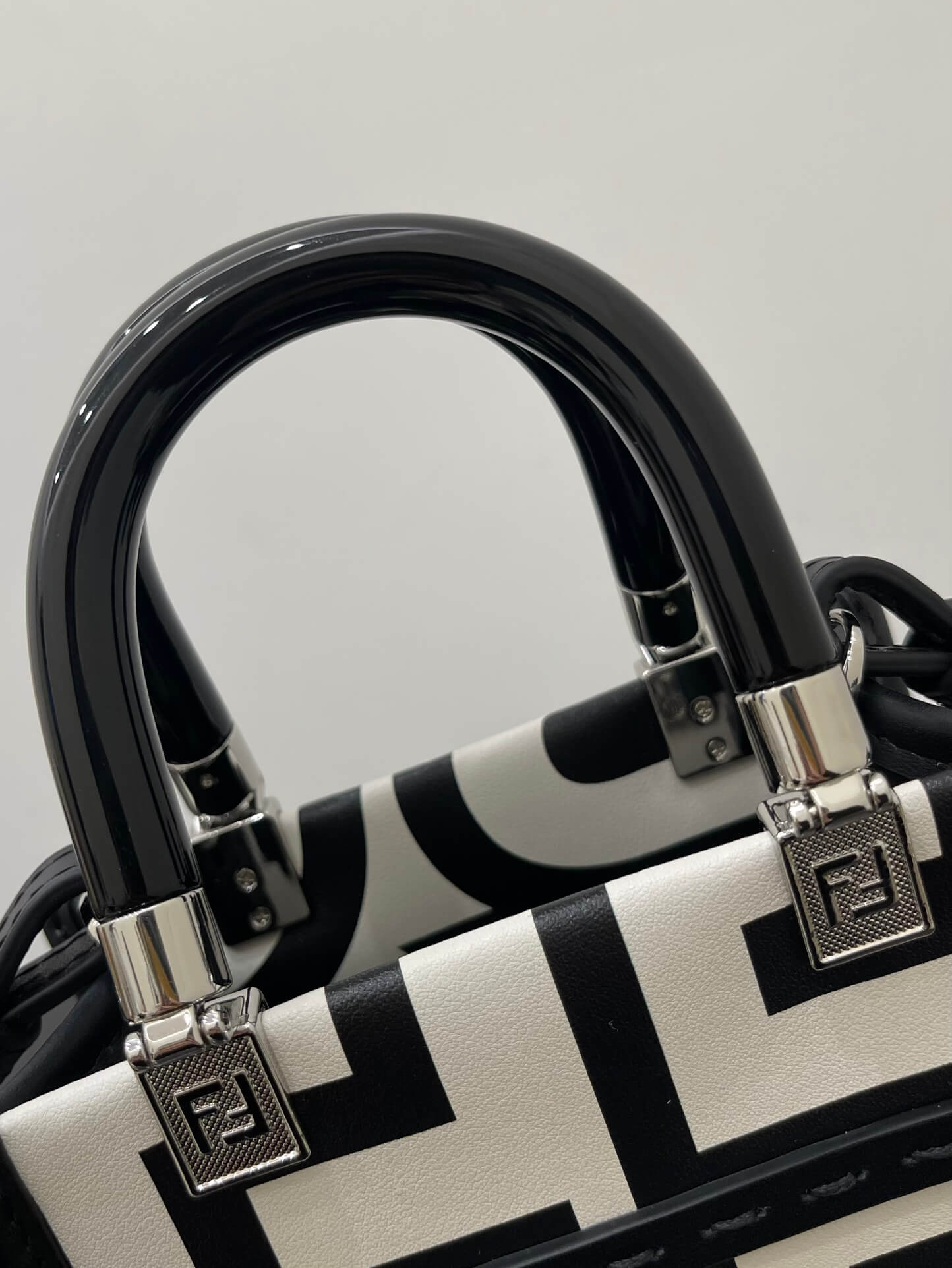 Fendi Mini Sunshine Shopper Bag In Fendi Roma Capsule Leather Black/White - Image 2