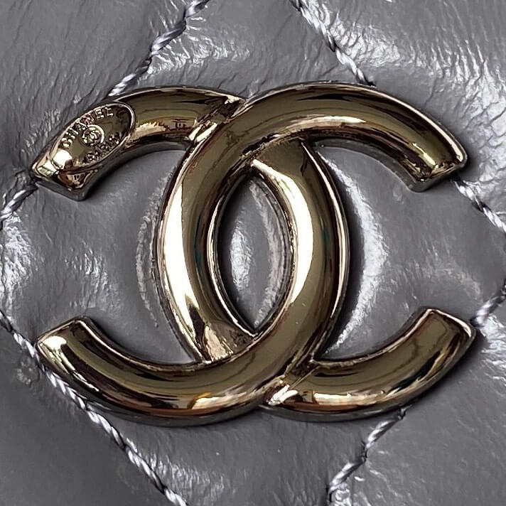 Chanel 22C Caviar Vanity Bag - Image 2