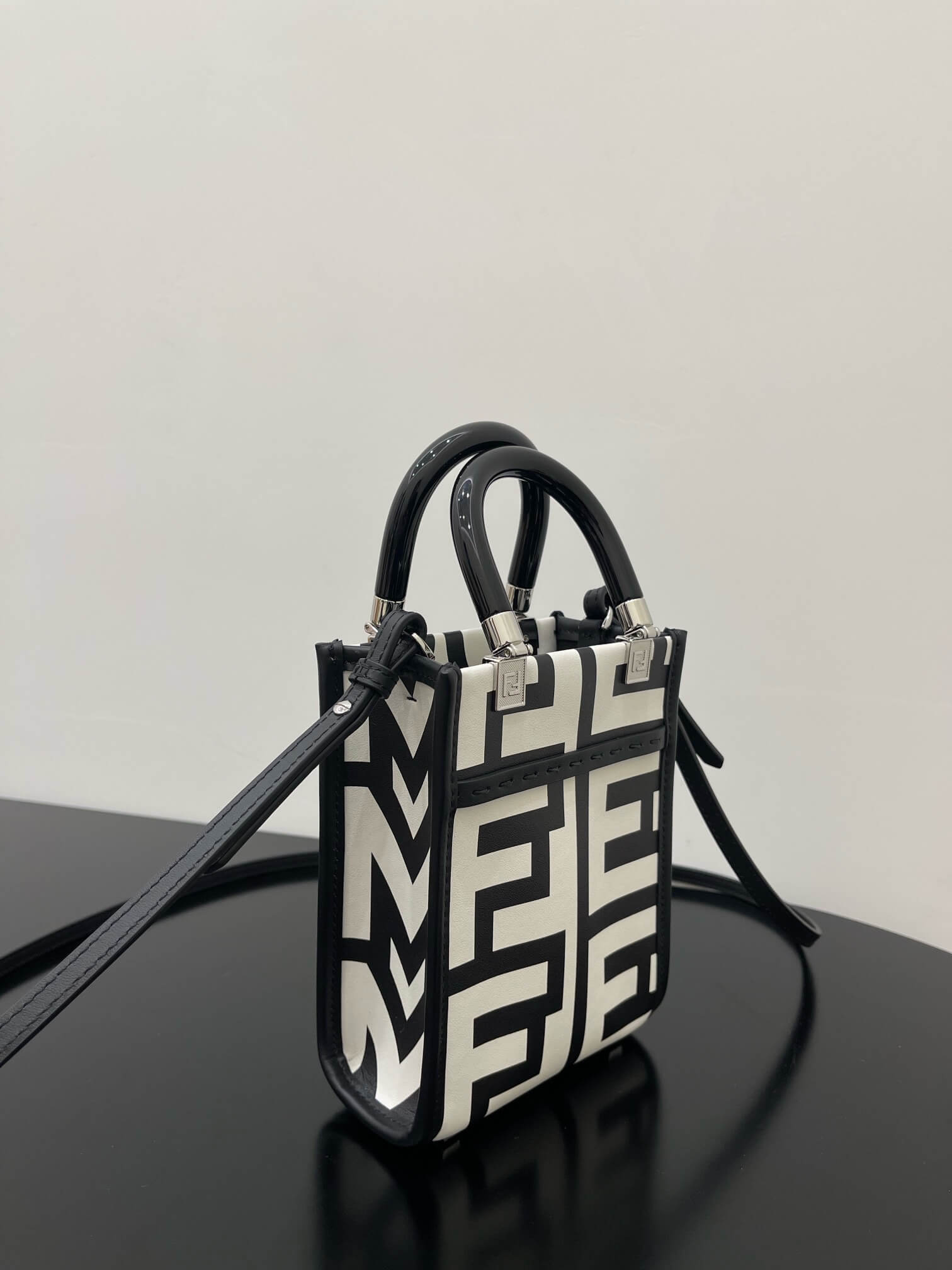 Fendi Mini Sunshine Shopper Bag In Fendi Roma Capsule Leather Black/White - Image 4