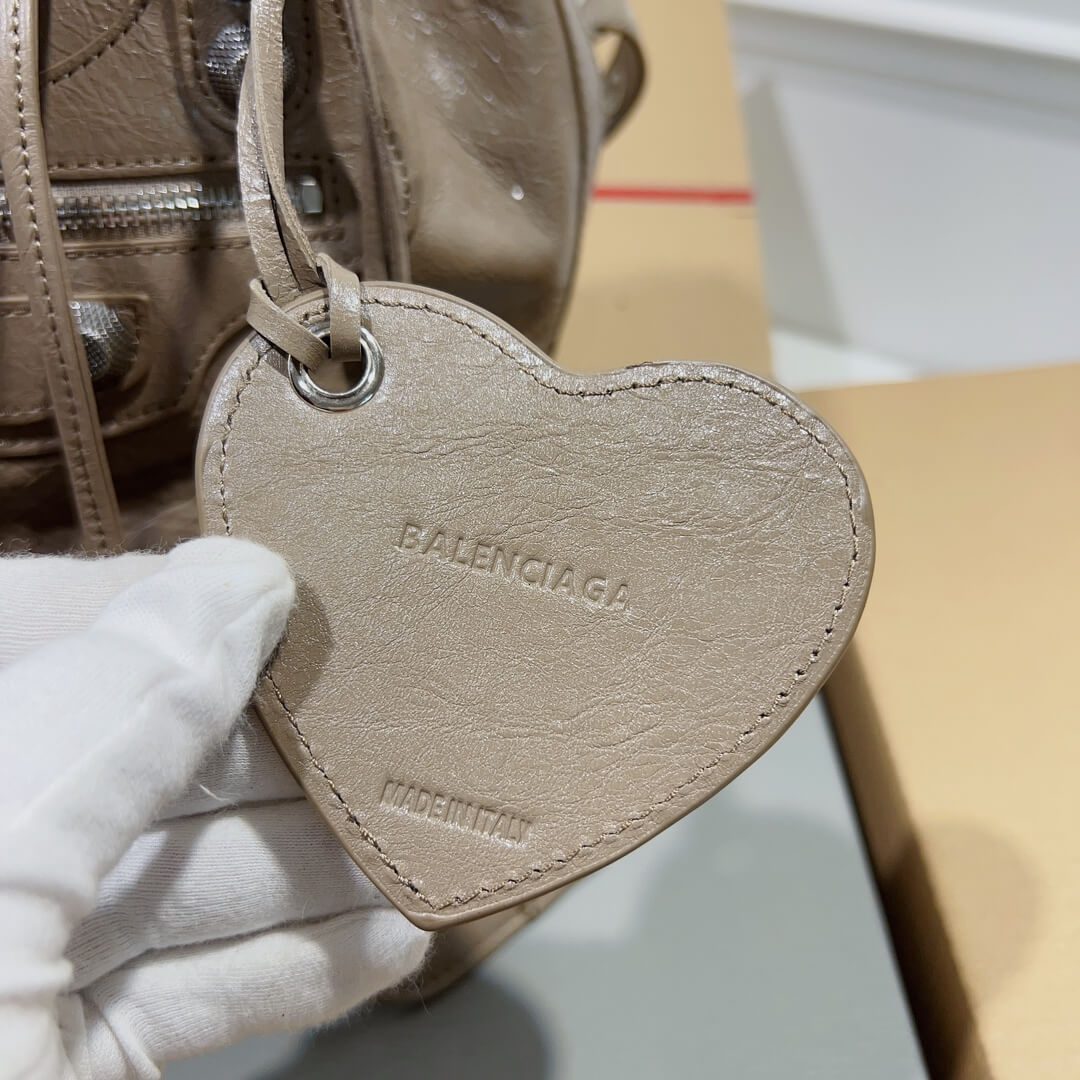 Balenciaga Pompon Giant Bag - Image 6