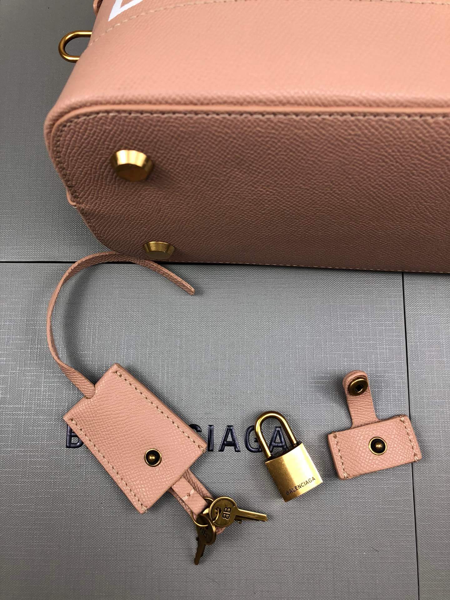Balenciaga Ville Bag - Image 2