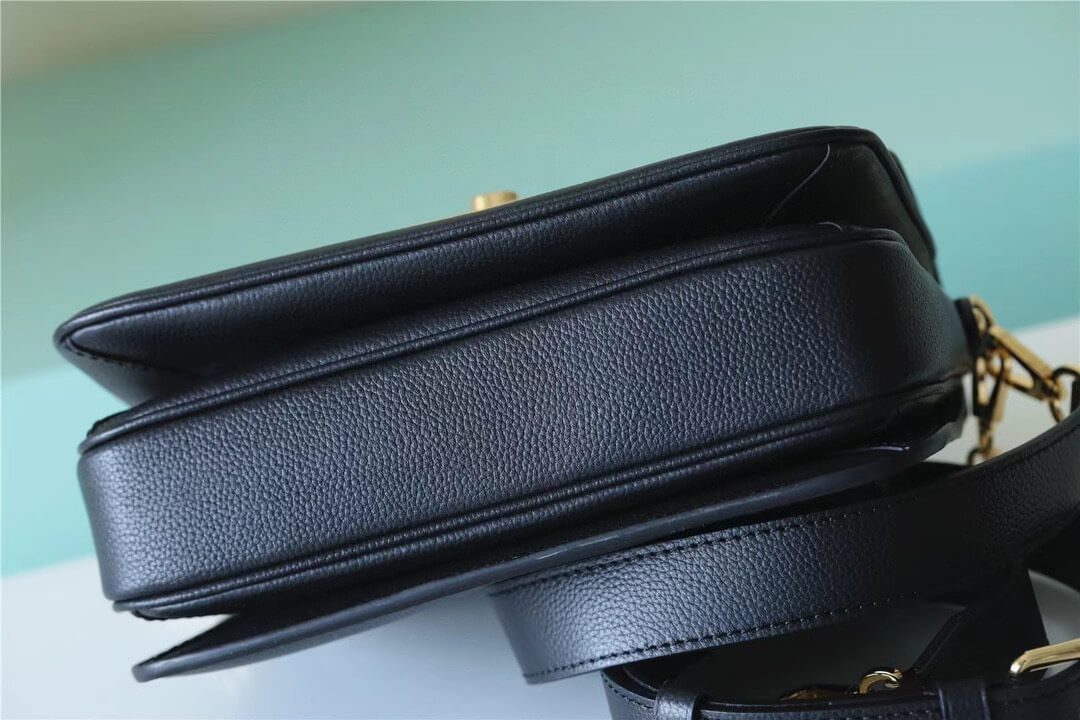 LV Oxford Lockme Leather Bag Black - Image 8