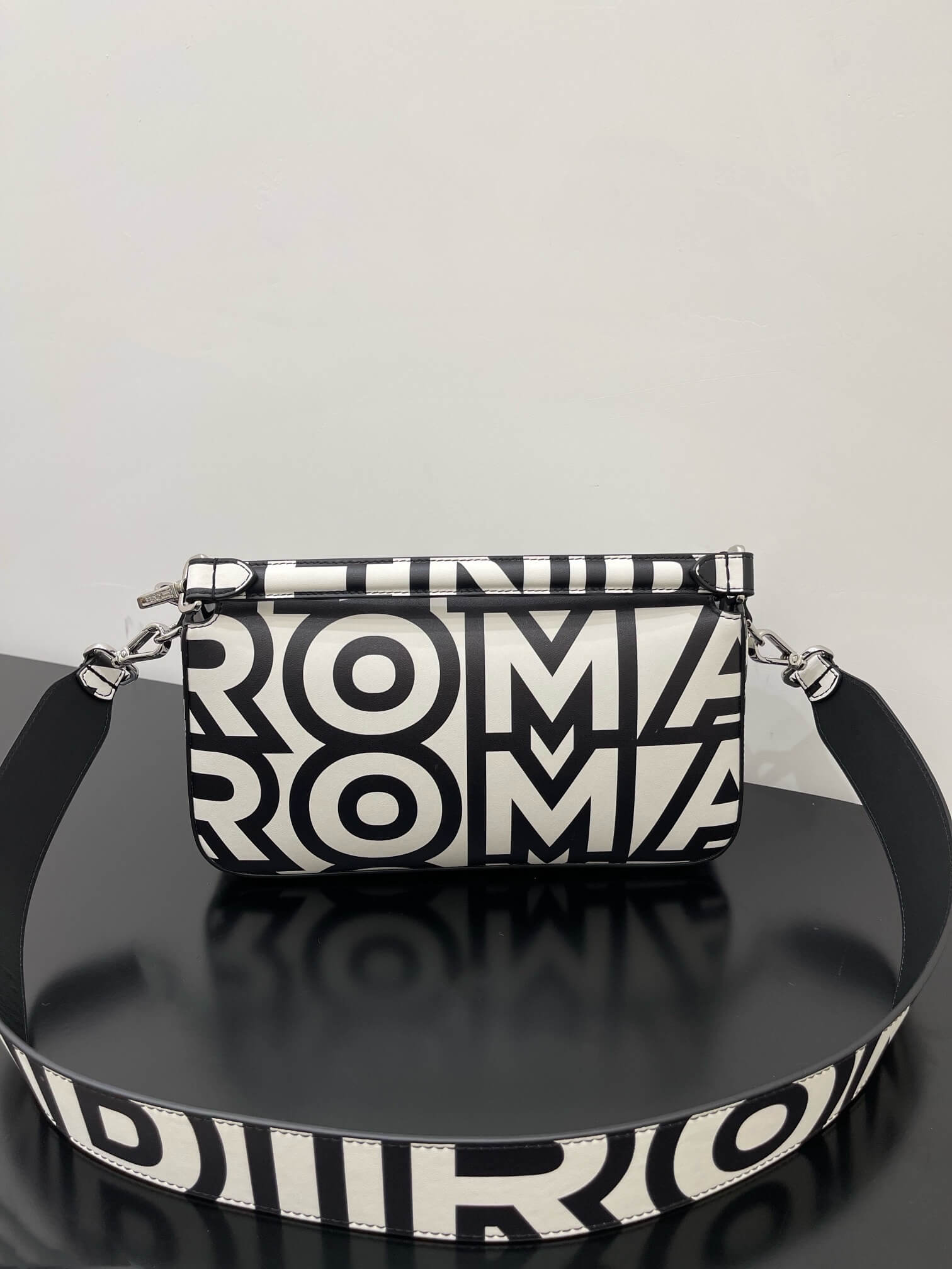 Fendi Baguette Bag In Fendi Roma Capsule Leather Black/White - Image 6