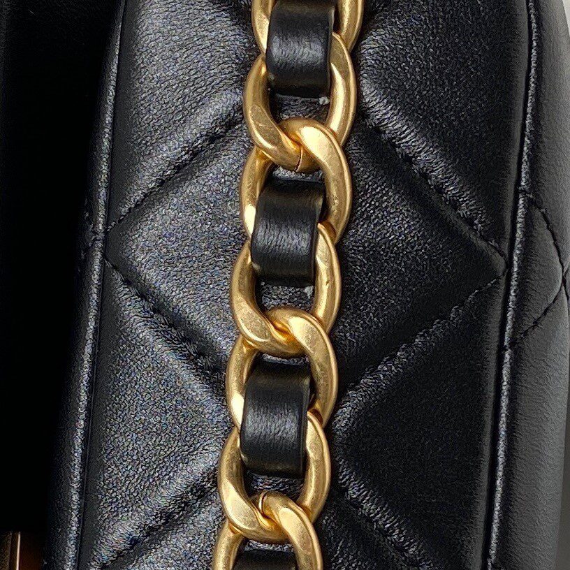 Chanel Small Flap Bag - Image 7