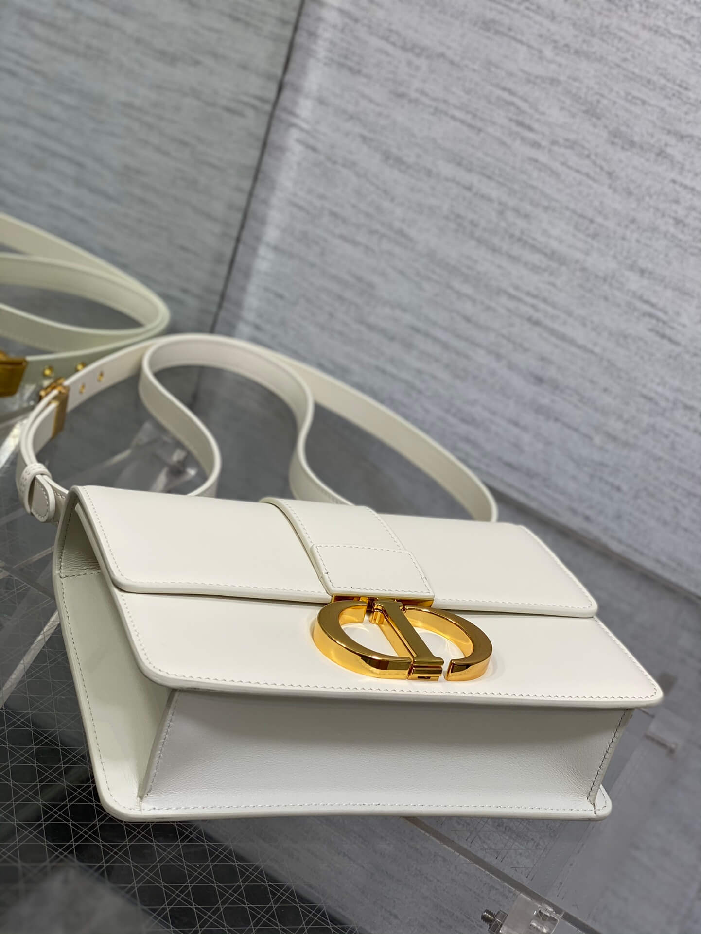 Dior Montaigne White Bag - Image 3
