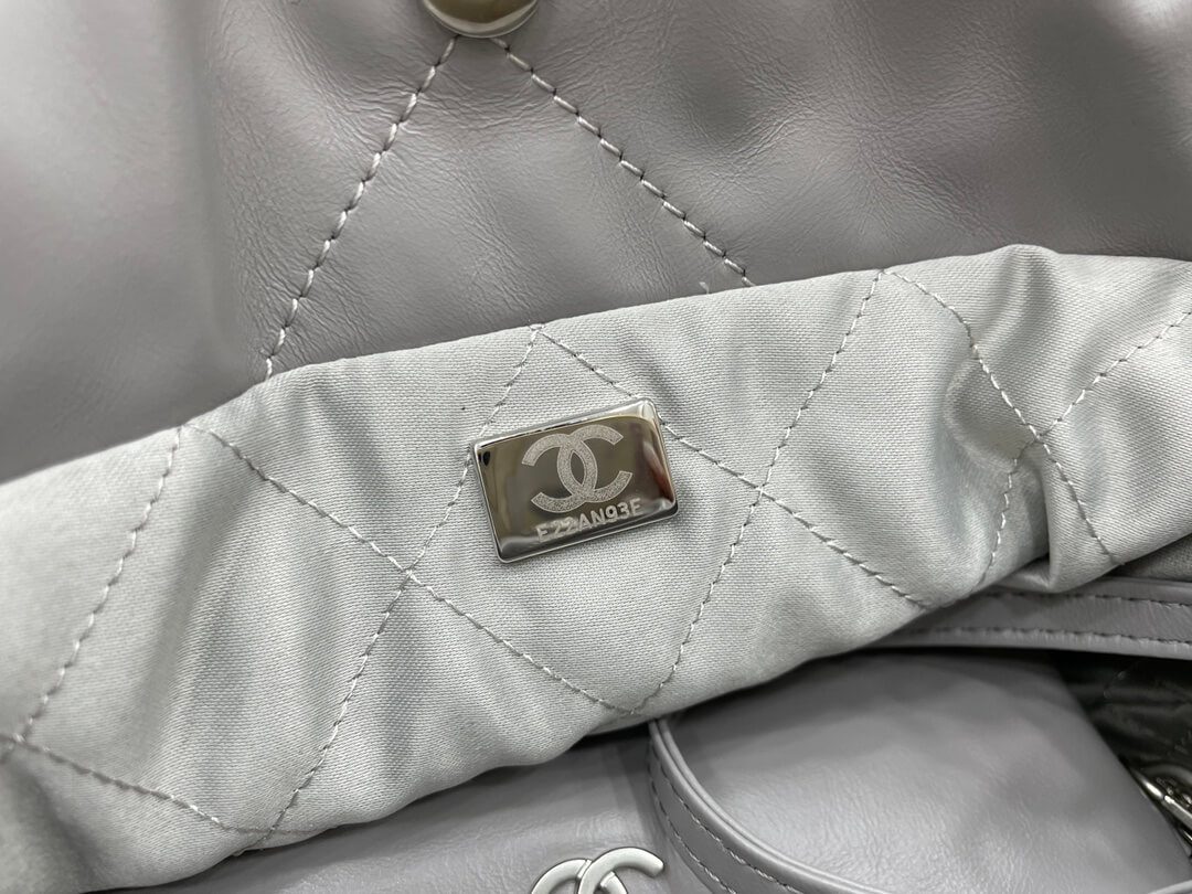 Chanel 22 Small Grey Handbag - Image 6