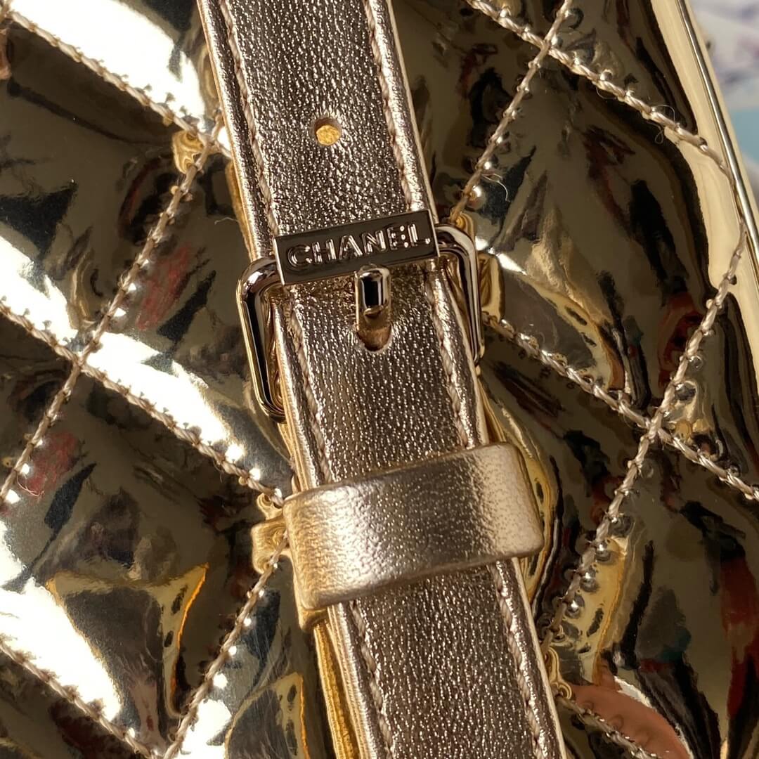 Chanel 24C Backpack with Star Patent Gold - Image 5
