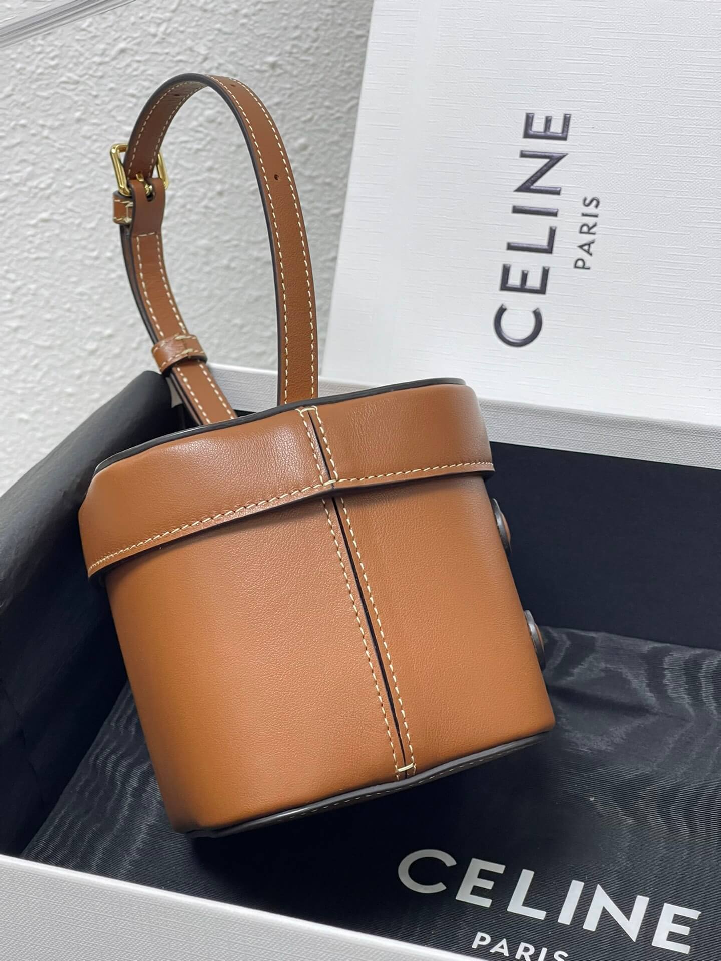 Celine Box Cuir Bag In Brown - Image 6