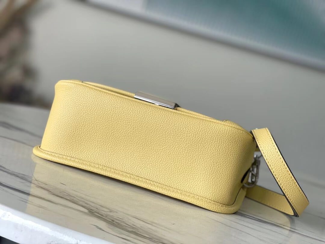 LV Buci Epi Leather Crossbody Bag - Image 5