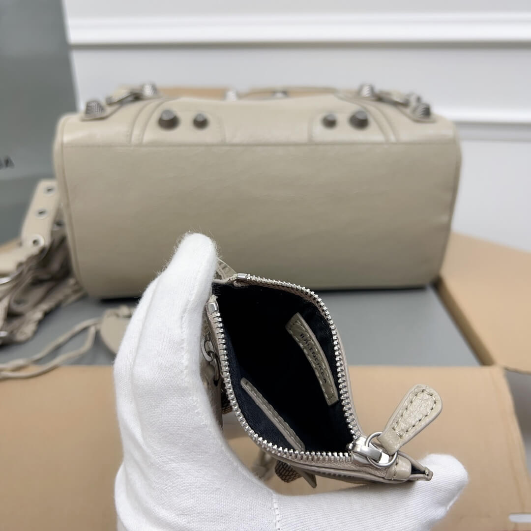 Balenciaga Classic City Bag - Image 7