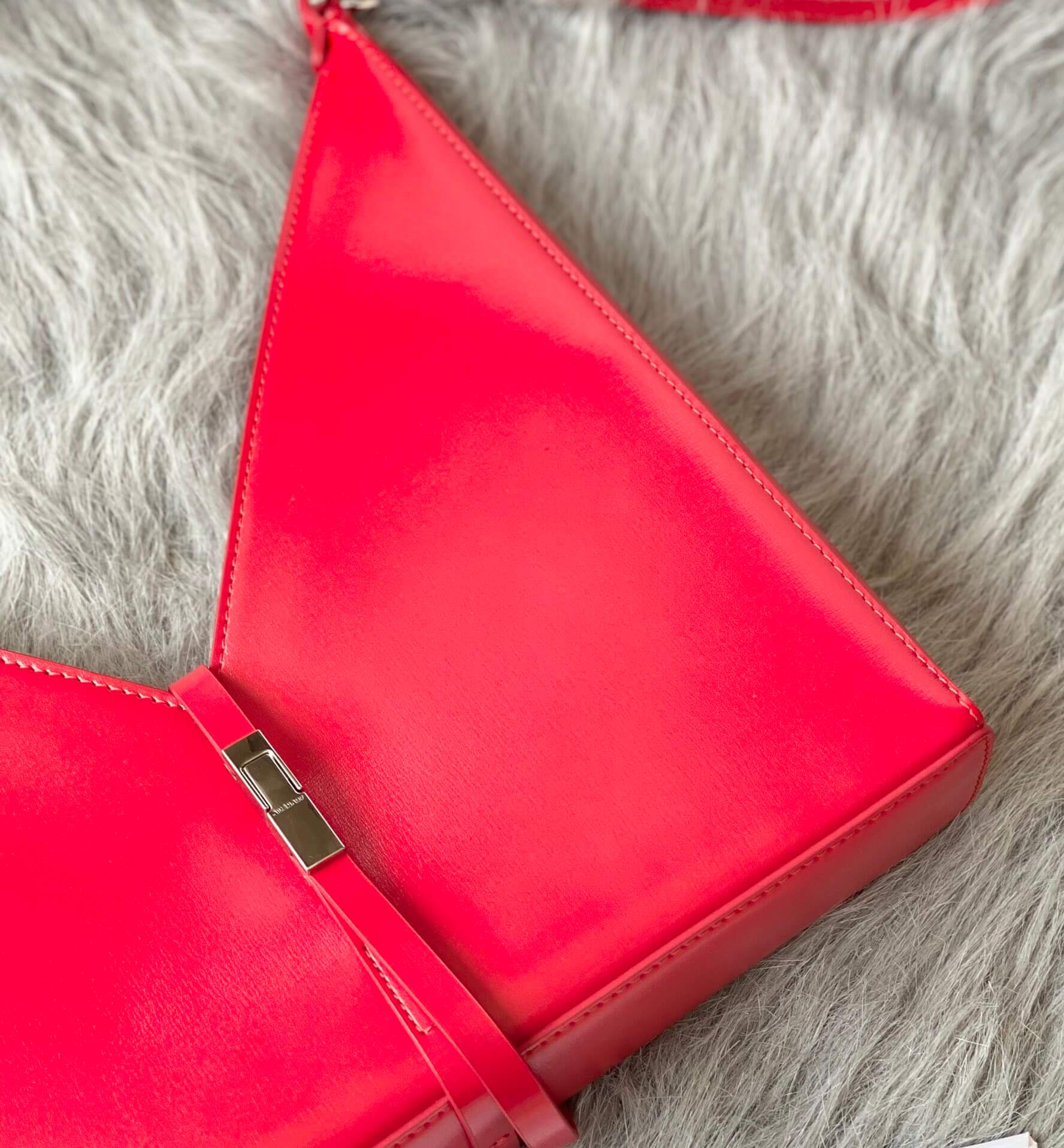 Givenchy V-Shaped Cut Out Chain Bag Red - Image 6