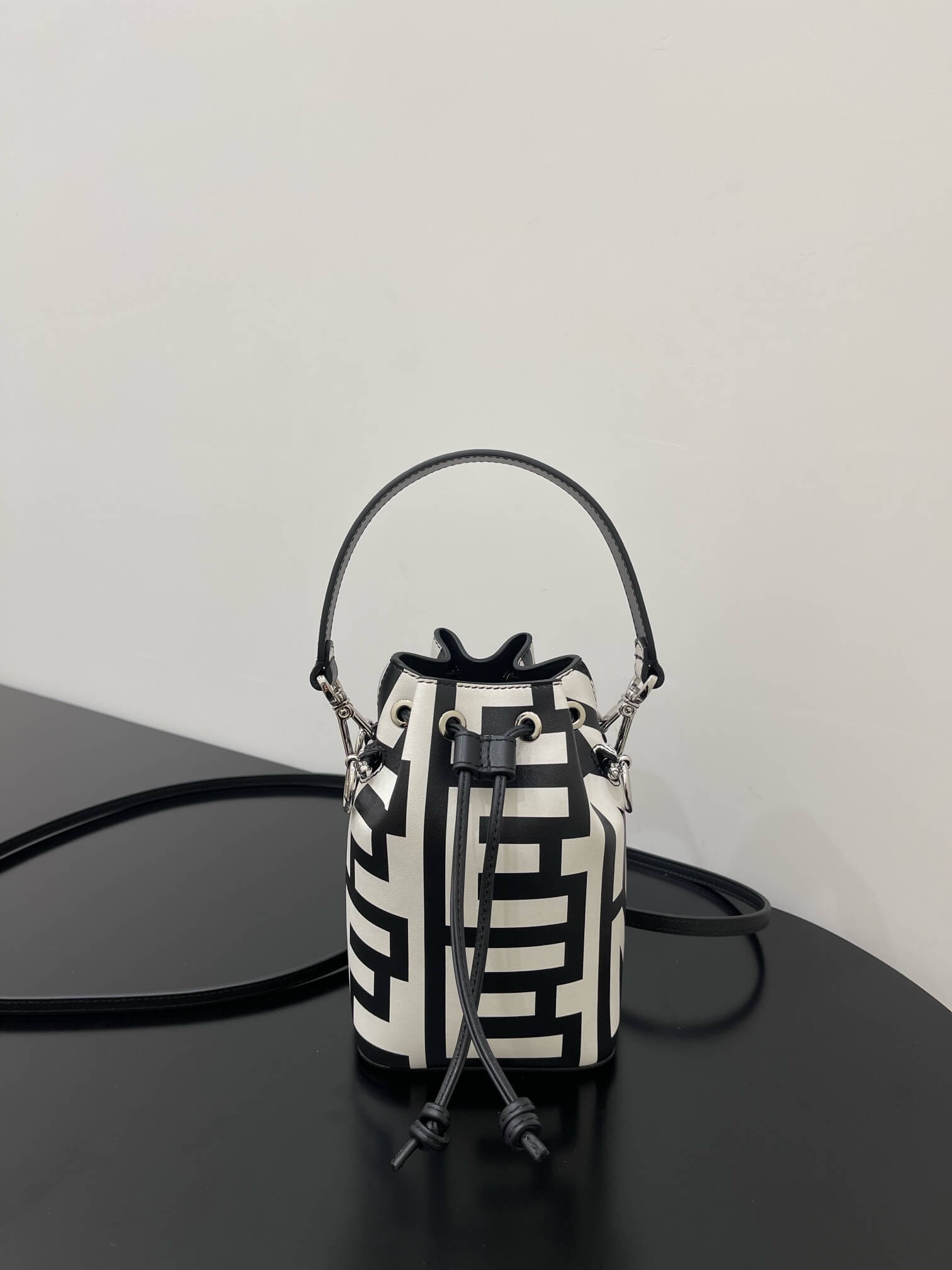 Fendi Mon Tresor Bucket Bag Capsule Leather Black/White - Image 8