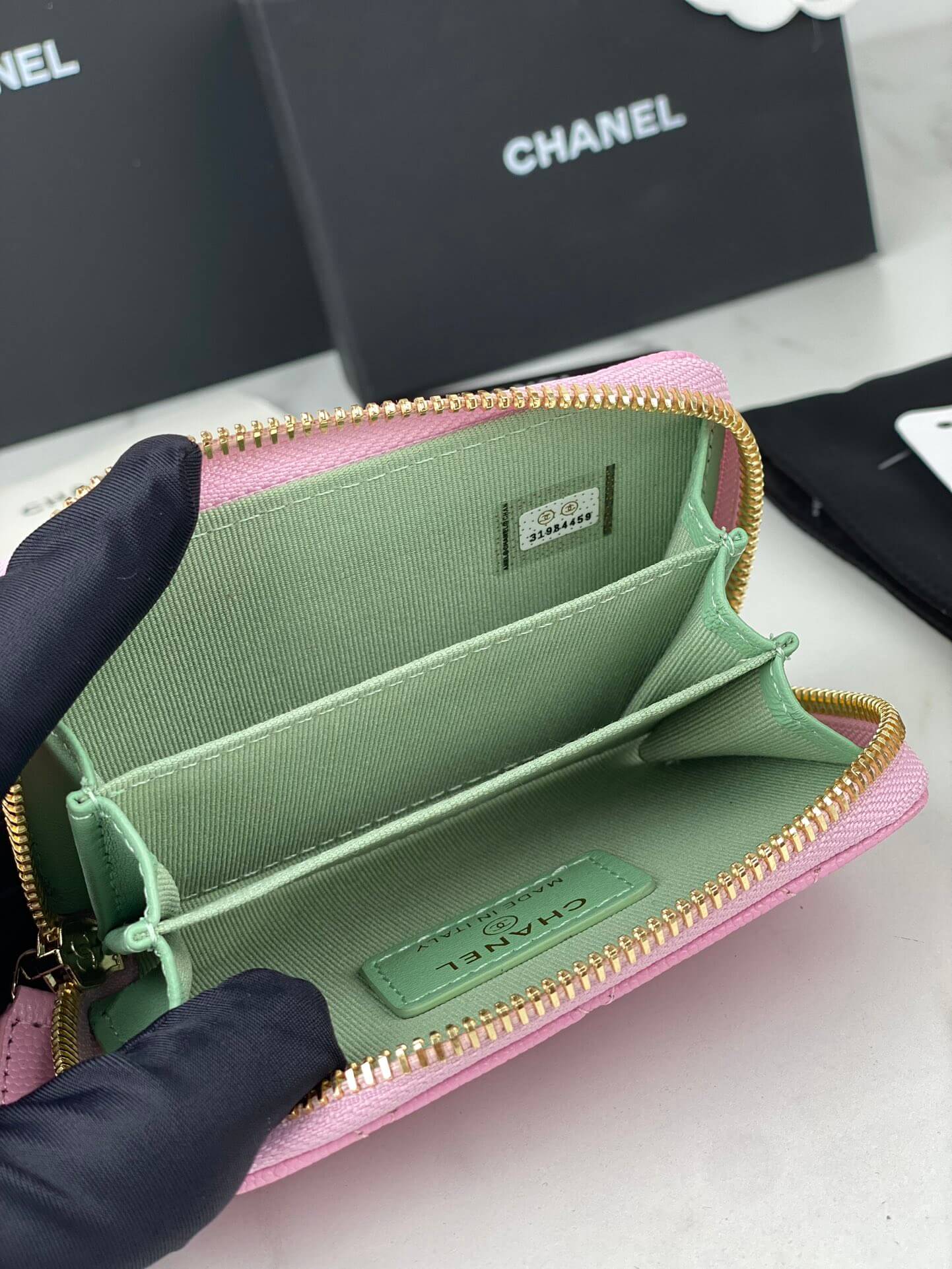 Chanel Zipped Coin Pink Purse - Image 7
