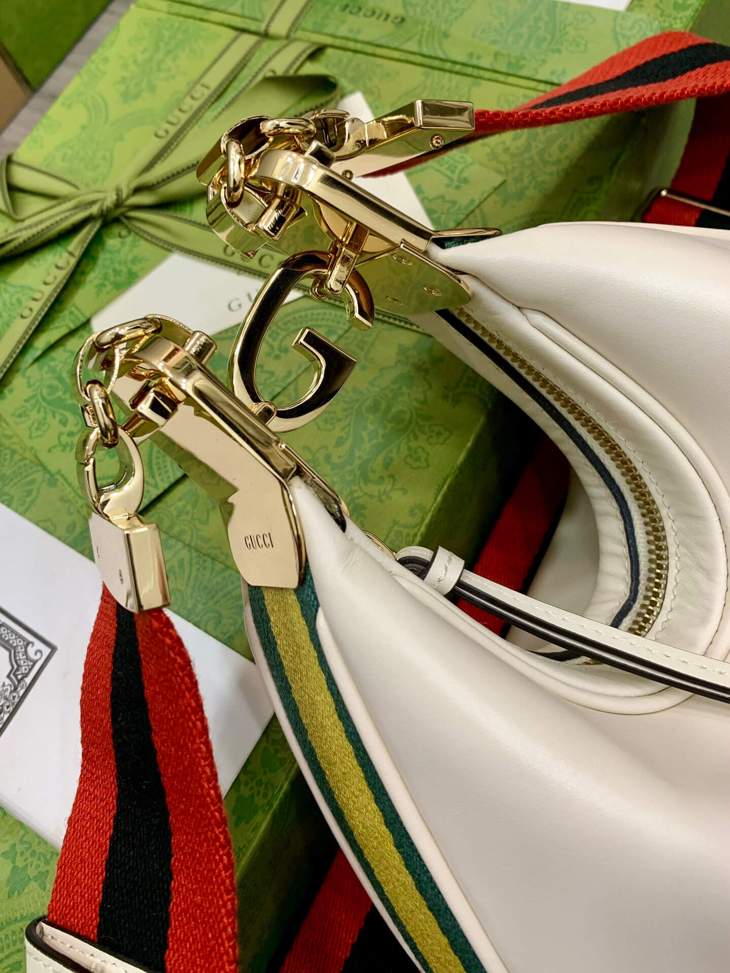 Gucci Attache Small Shoulder Bag White - Image 7