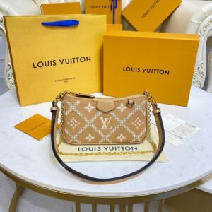 LV Easy Pouch On Strap