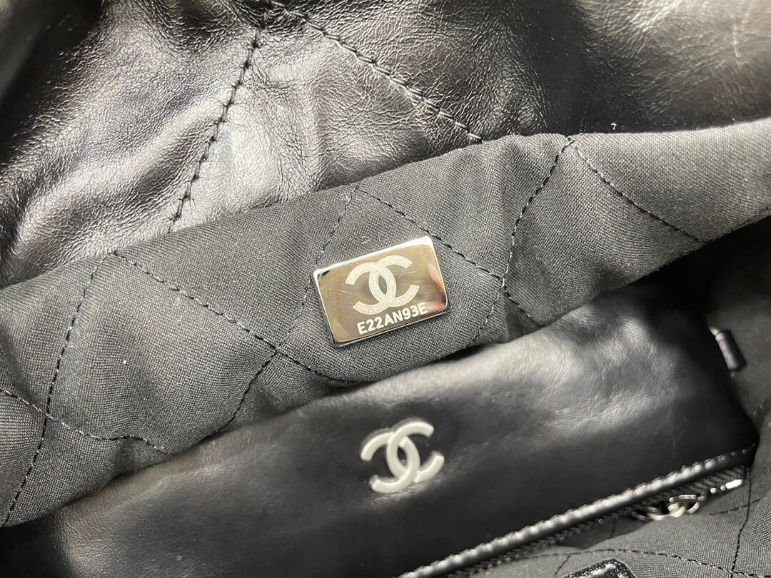 Chanel 22 Small Black Handbag - Image 9