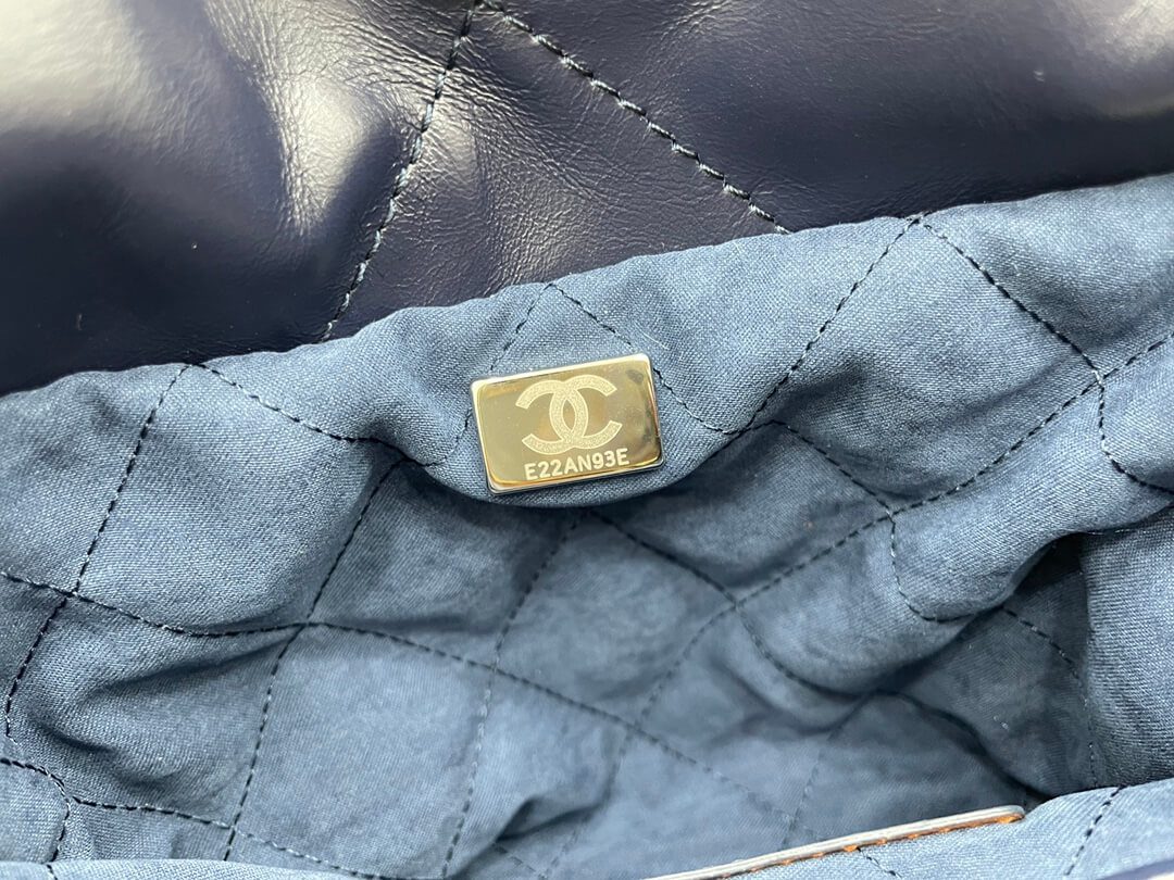 Chanel 22 Small Blue Handbag - Image 8