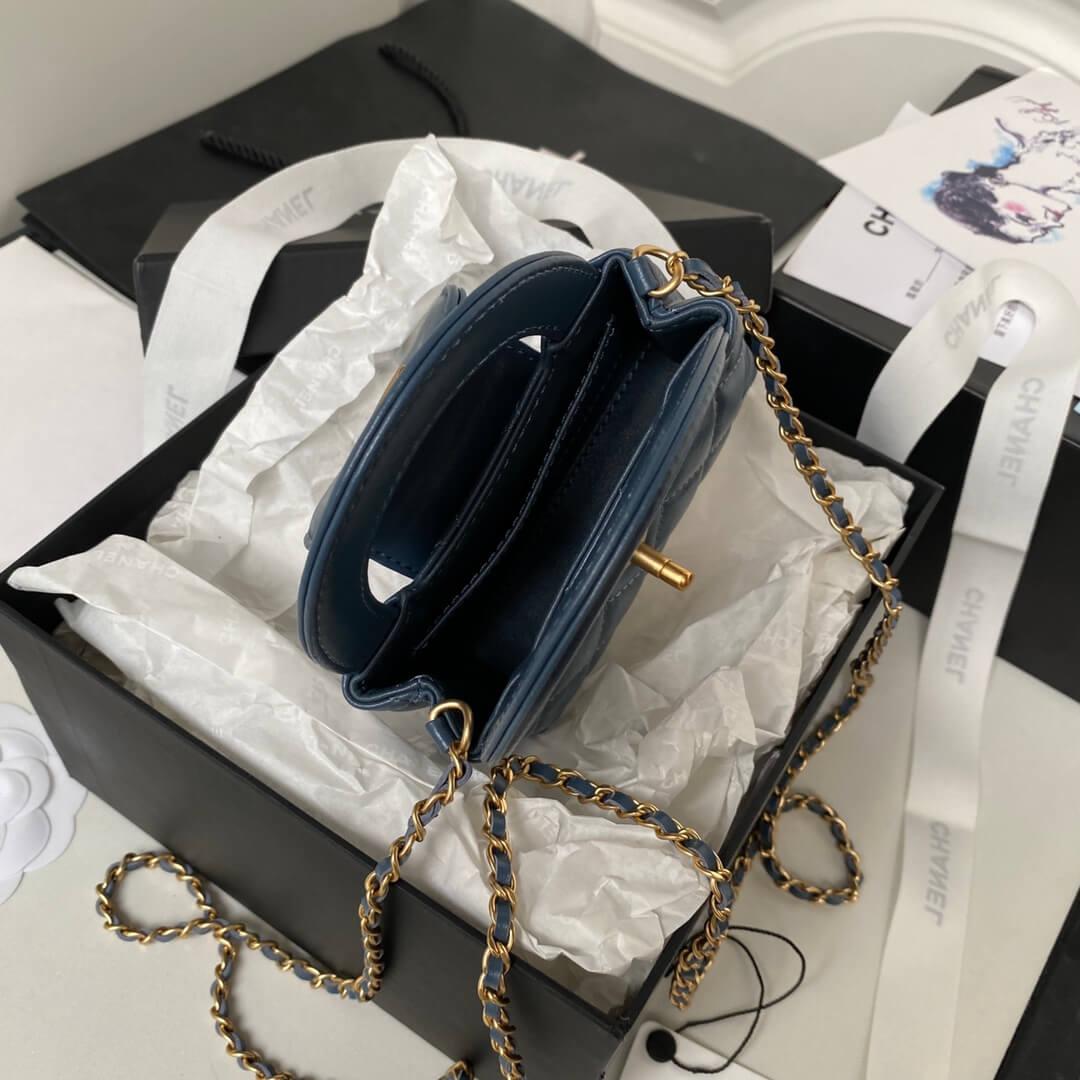 Chanel Small Kelly Shopper Bag - Image 8