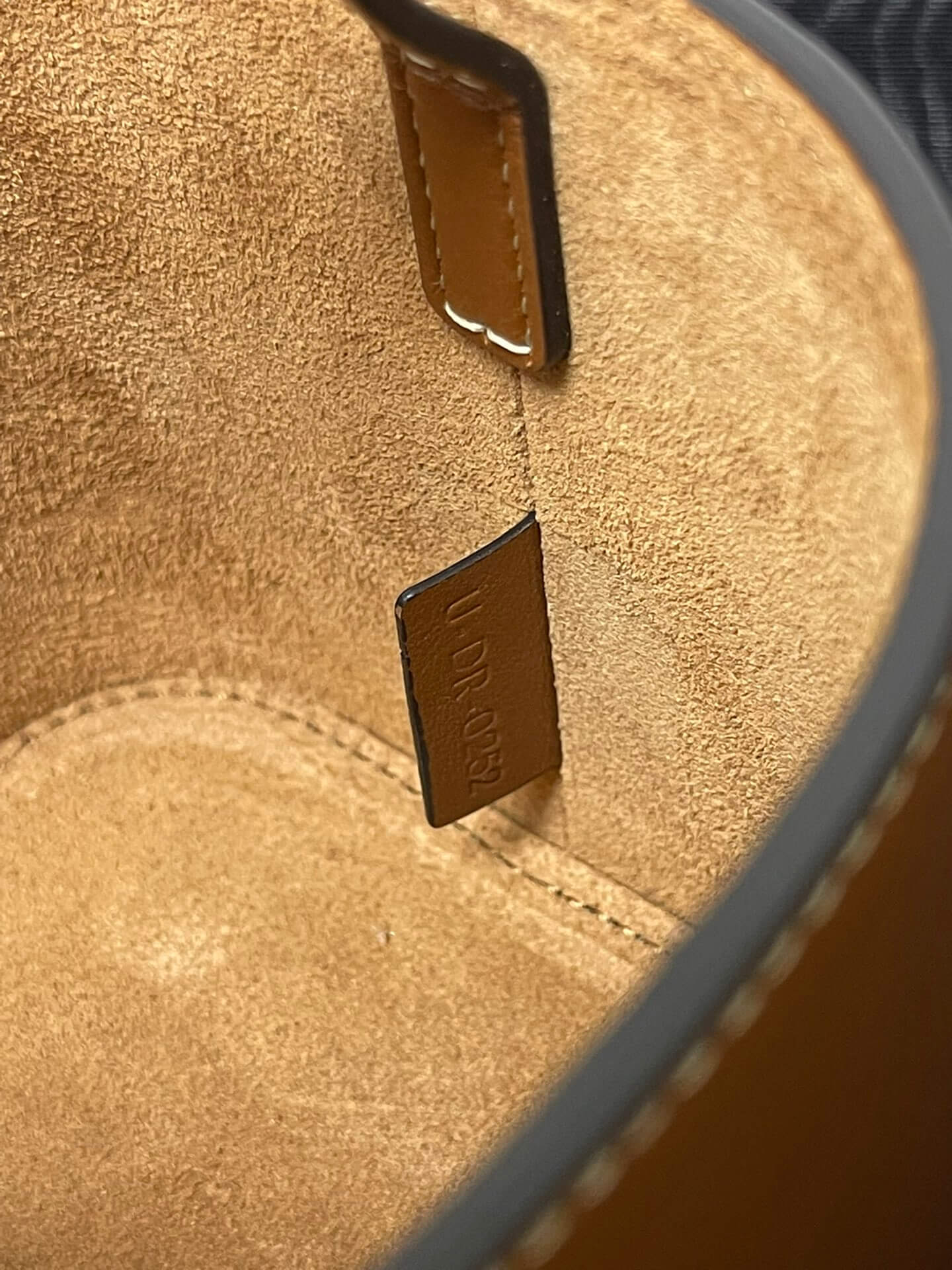Celine Box Cuir Bag In Brown - Image 9