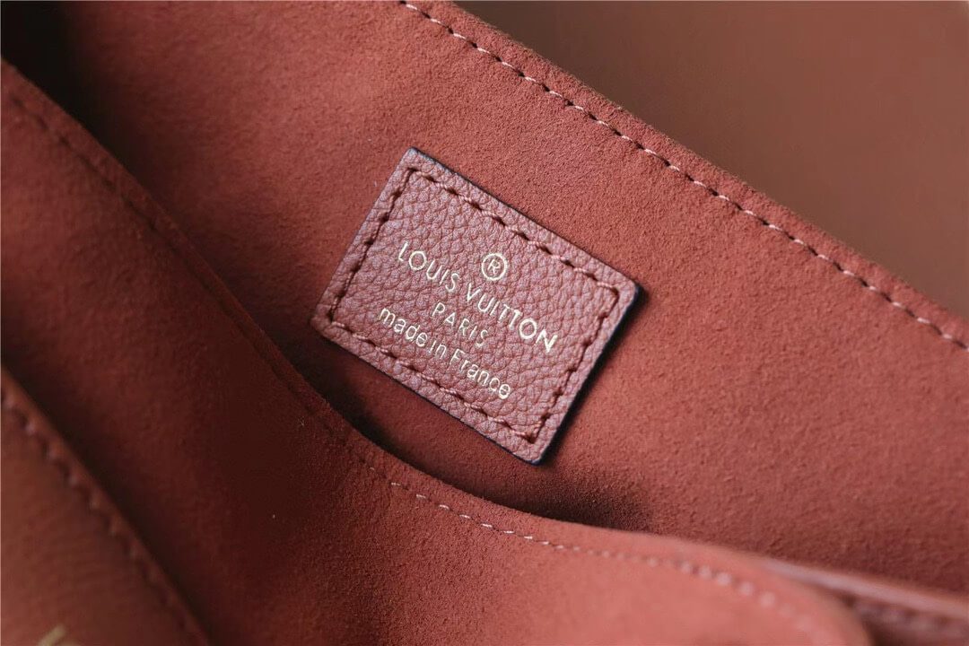 LV Oxford Lockme Leather Bag - Image 9