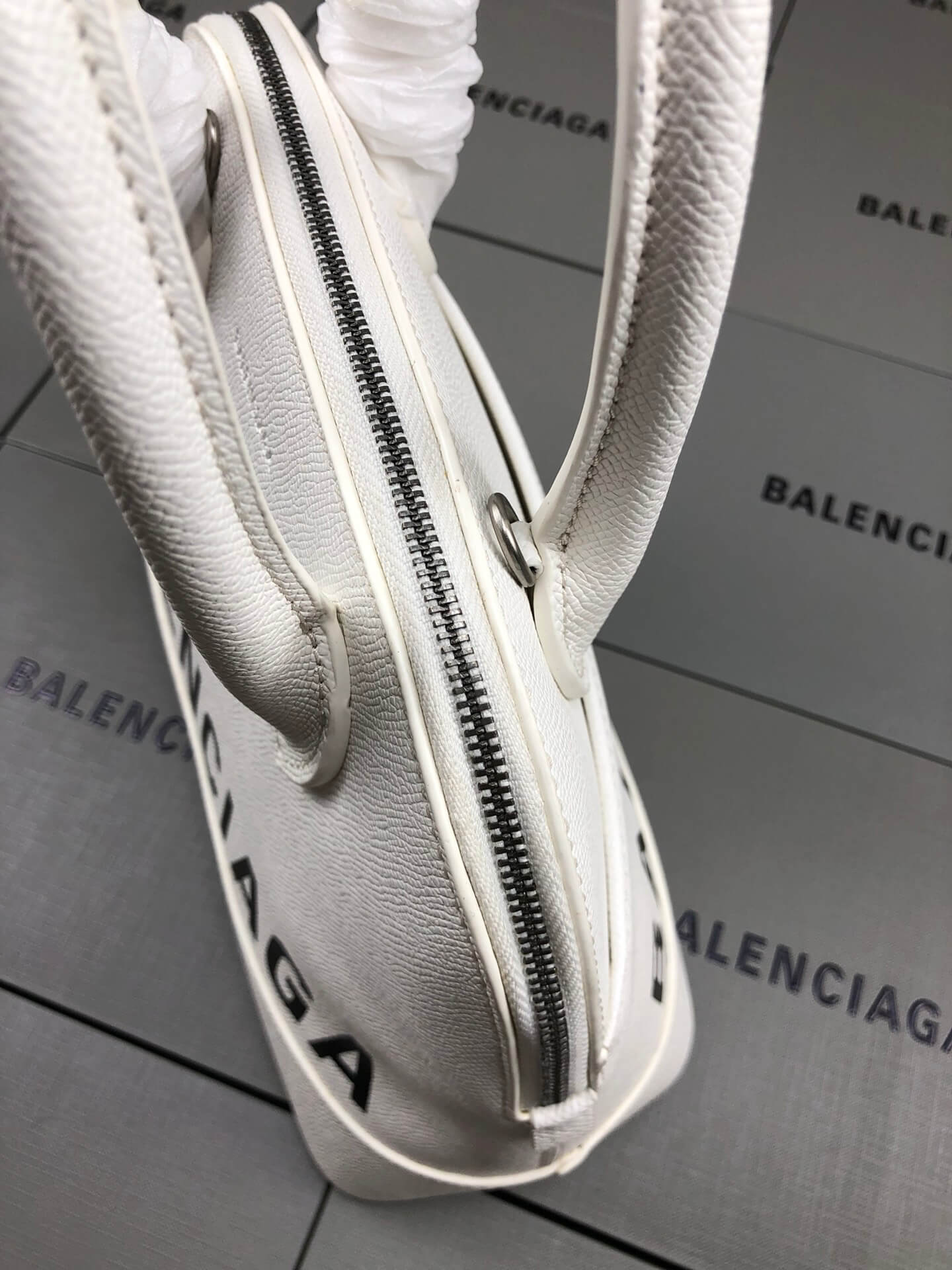 Balenciaga Ville White Bag - Image 9
