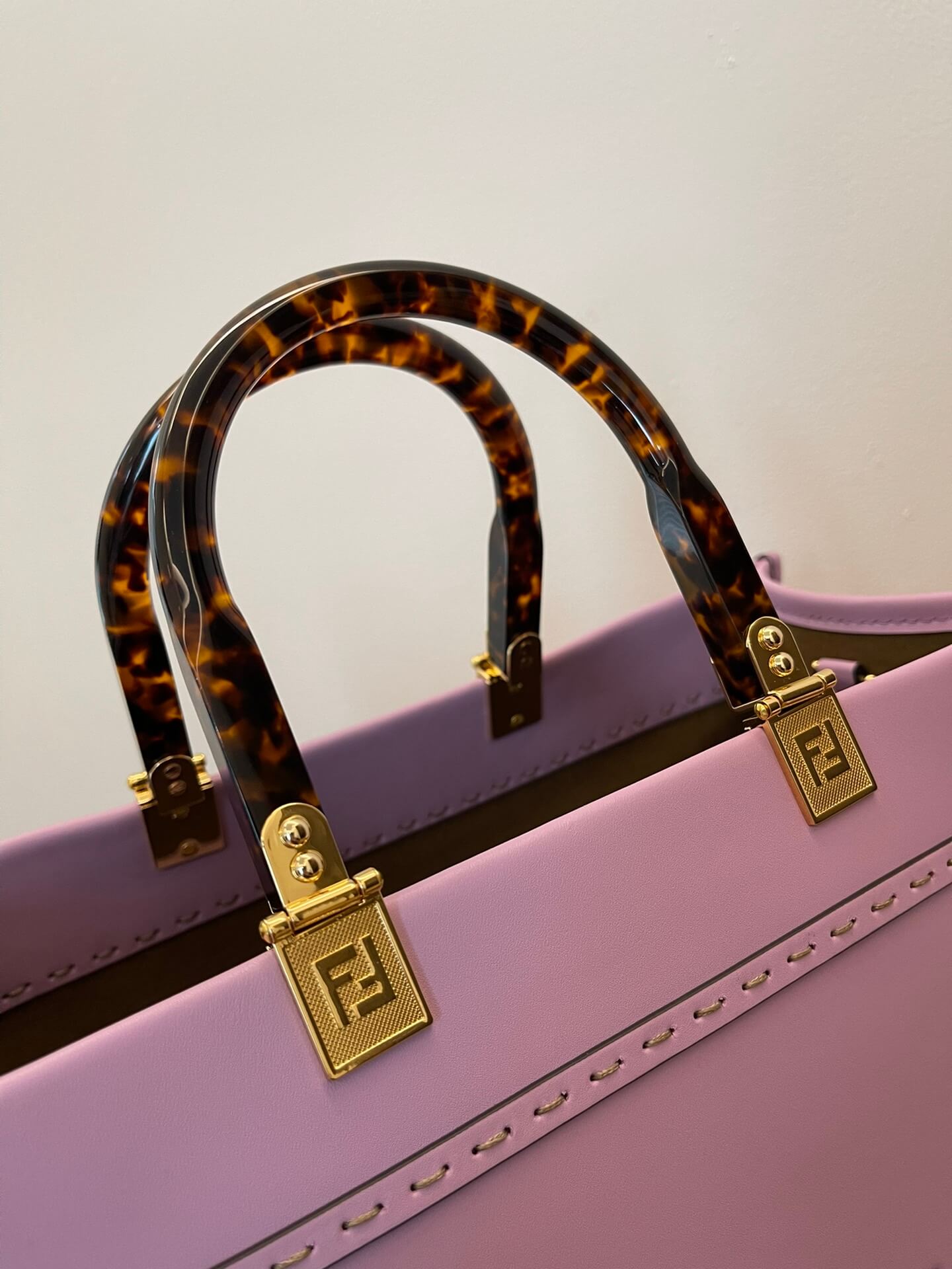 Women Fendi Sunshine Medium Bag Pink - Image 9