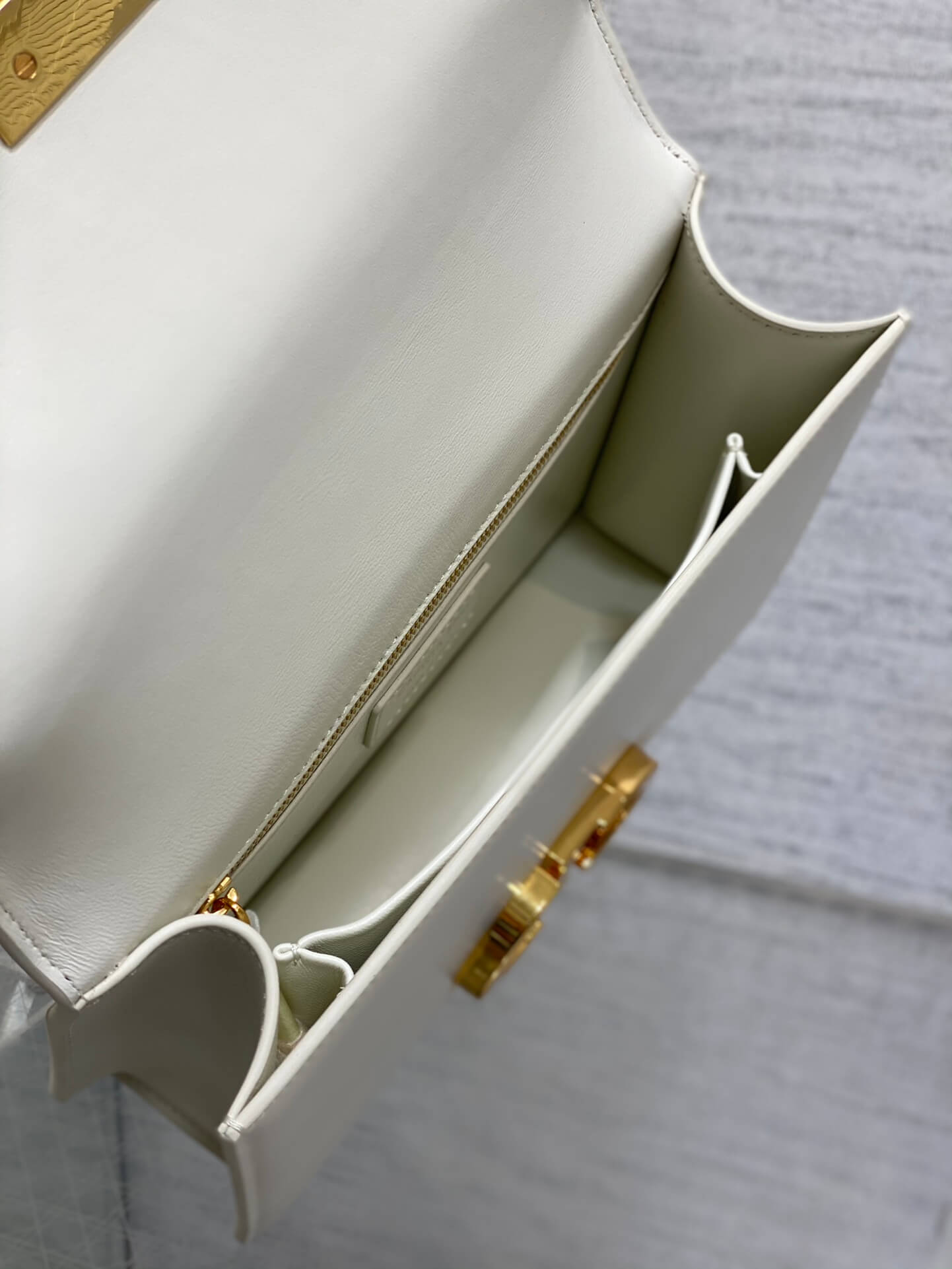 Dior Montaigne White Bag - Image 9