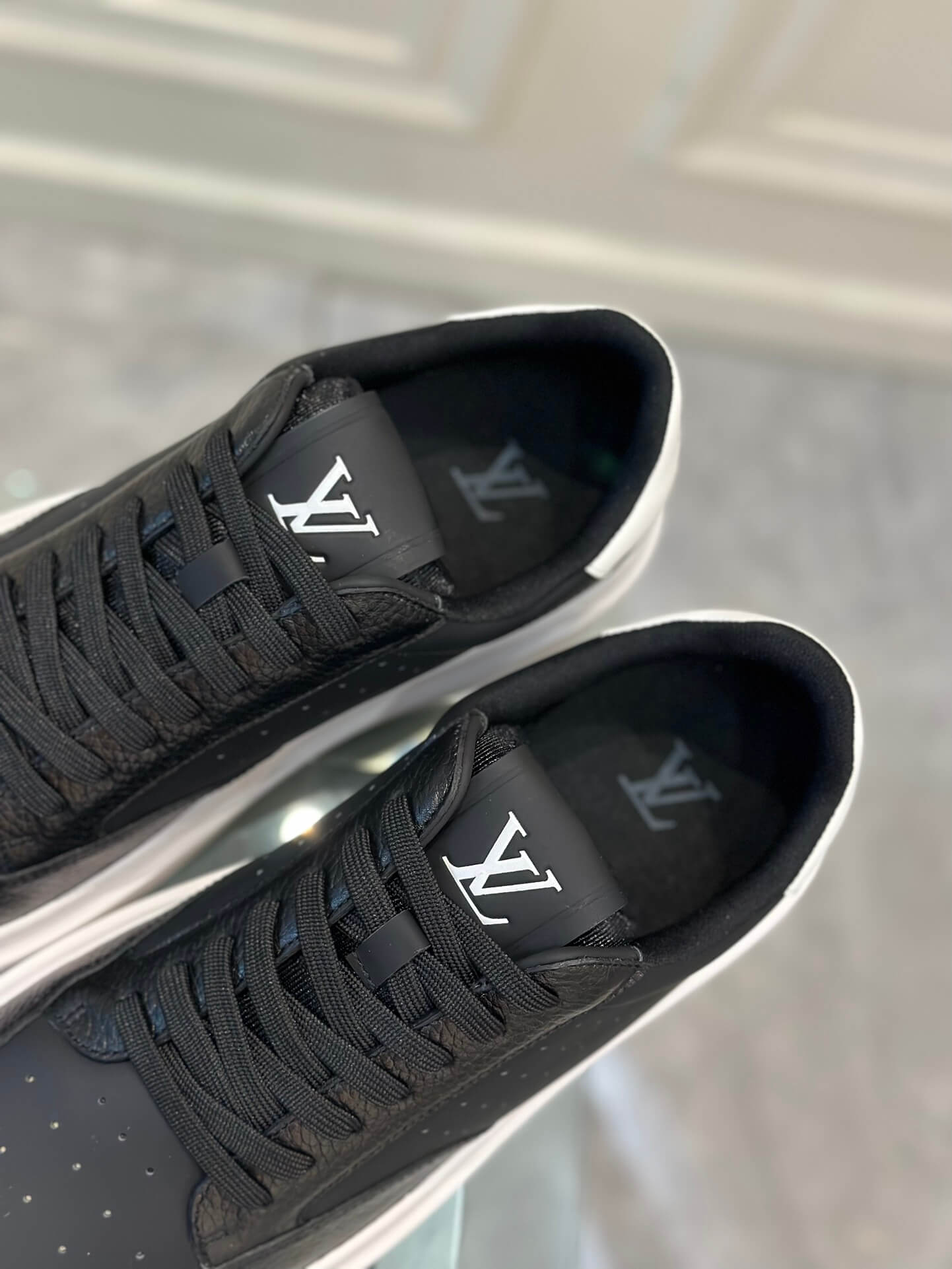 LV Latest Shoes - Image 7