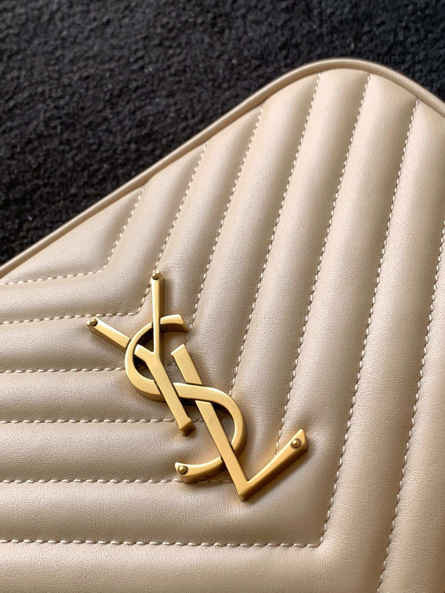 Saint Laurent Lou Bag - Image 5