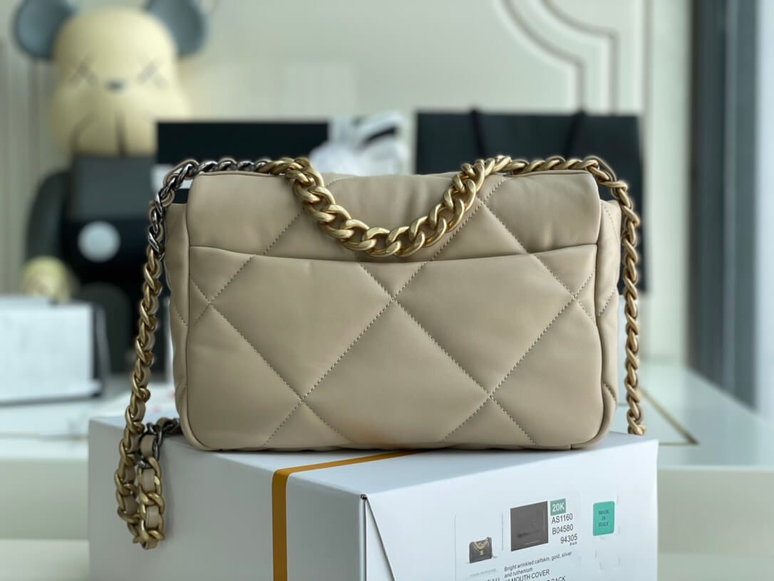 Chanel 19 Bag - Image 2