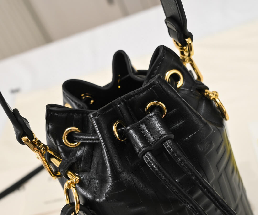 Fendi Mon Tresor Bucket Bag - Image 2