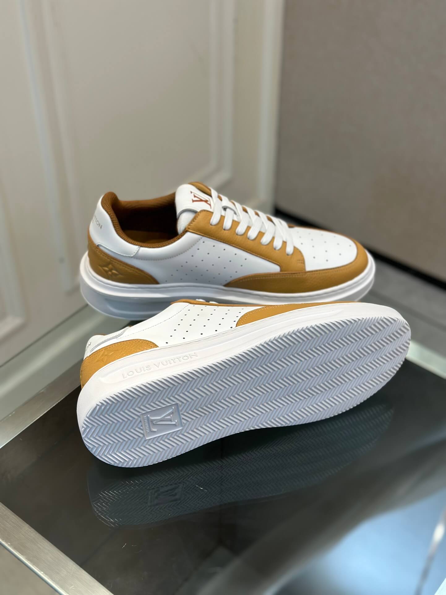 LV Latest Shoes - Image 2