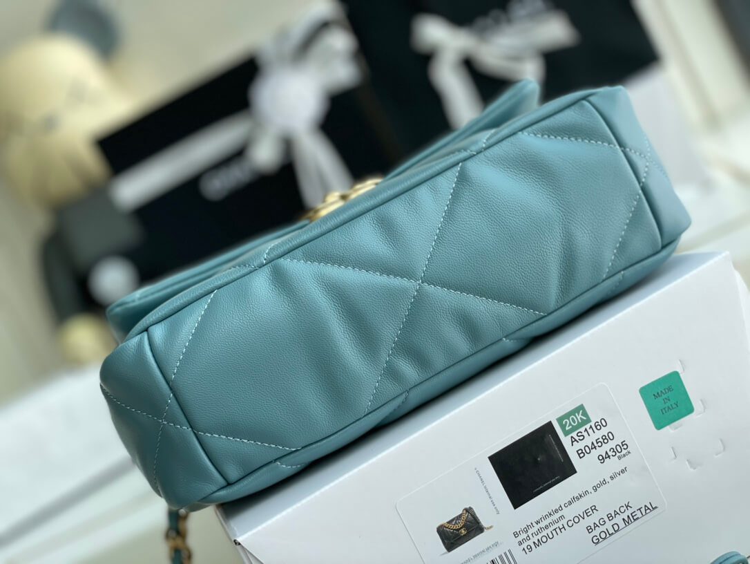 Chanel 19 Bag Tiffany Blue - Image 2
