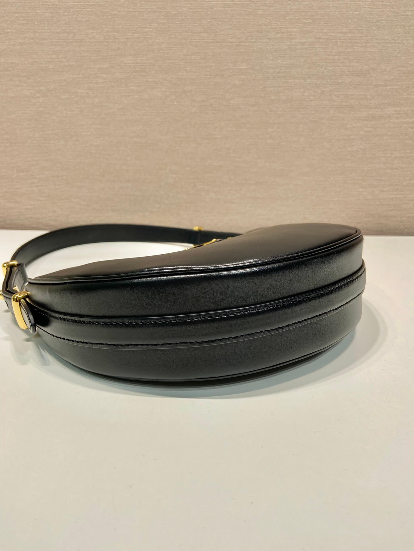 Prada Zip Leather Black Shoulder Bag - Image 6